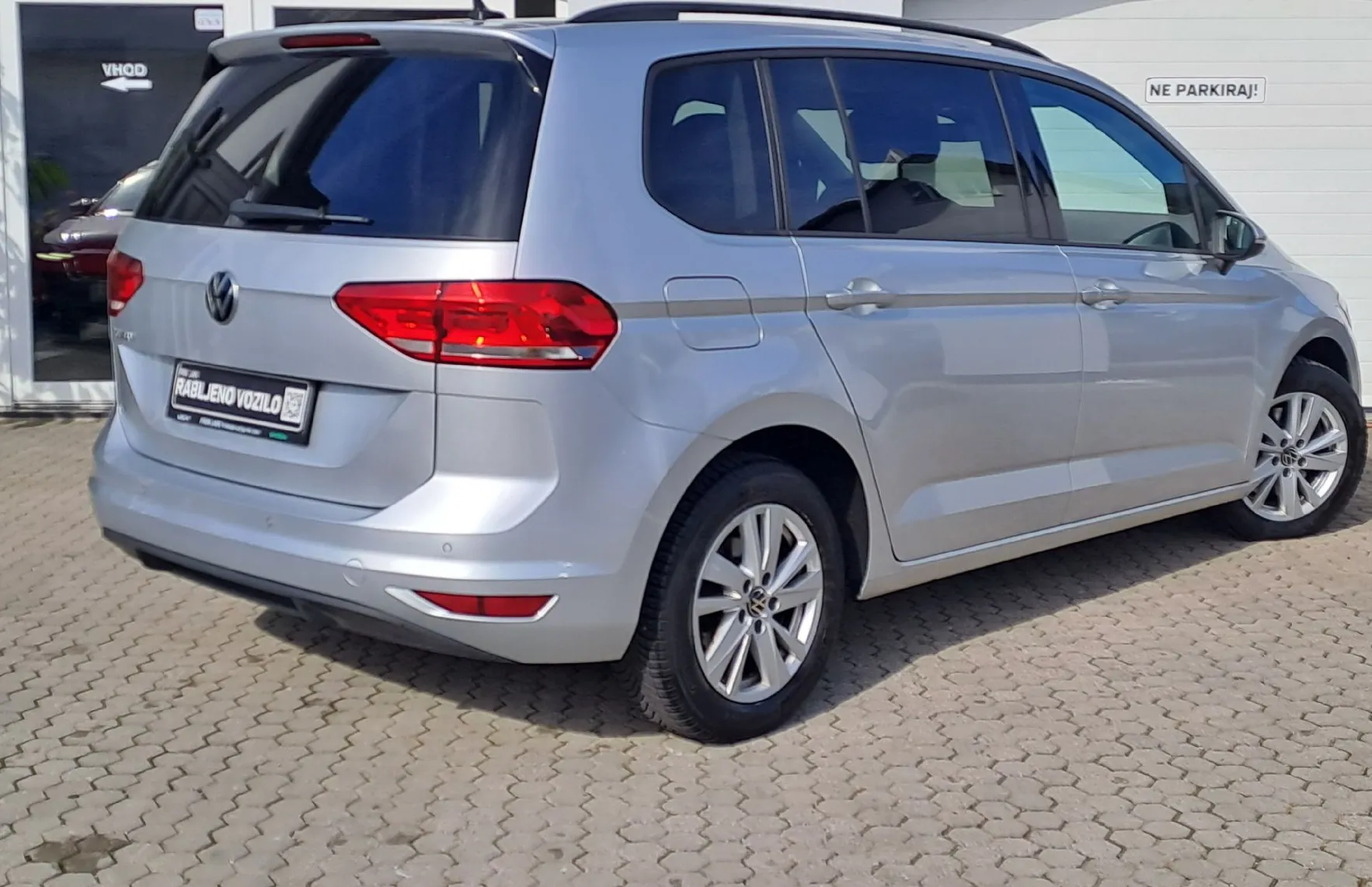 Zunanja slika - Volkswagen Touran - 2.0 TDI BMT Family DSG - 4