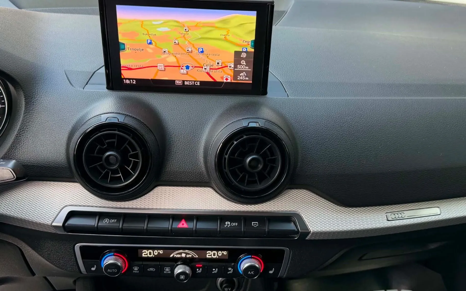 Notranja slika - Audi Q2 - 1.6 TDI-S TRONIC-XENON+LED-LIZING ZA TUJCE-NAVI-.. - 21