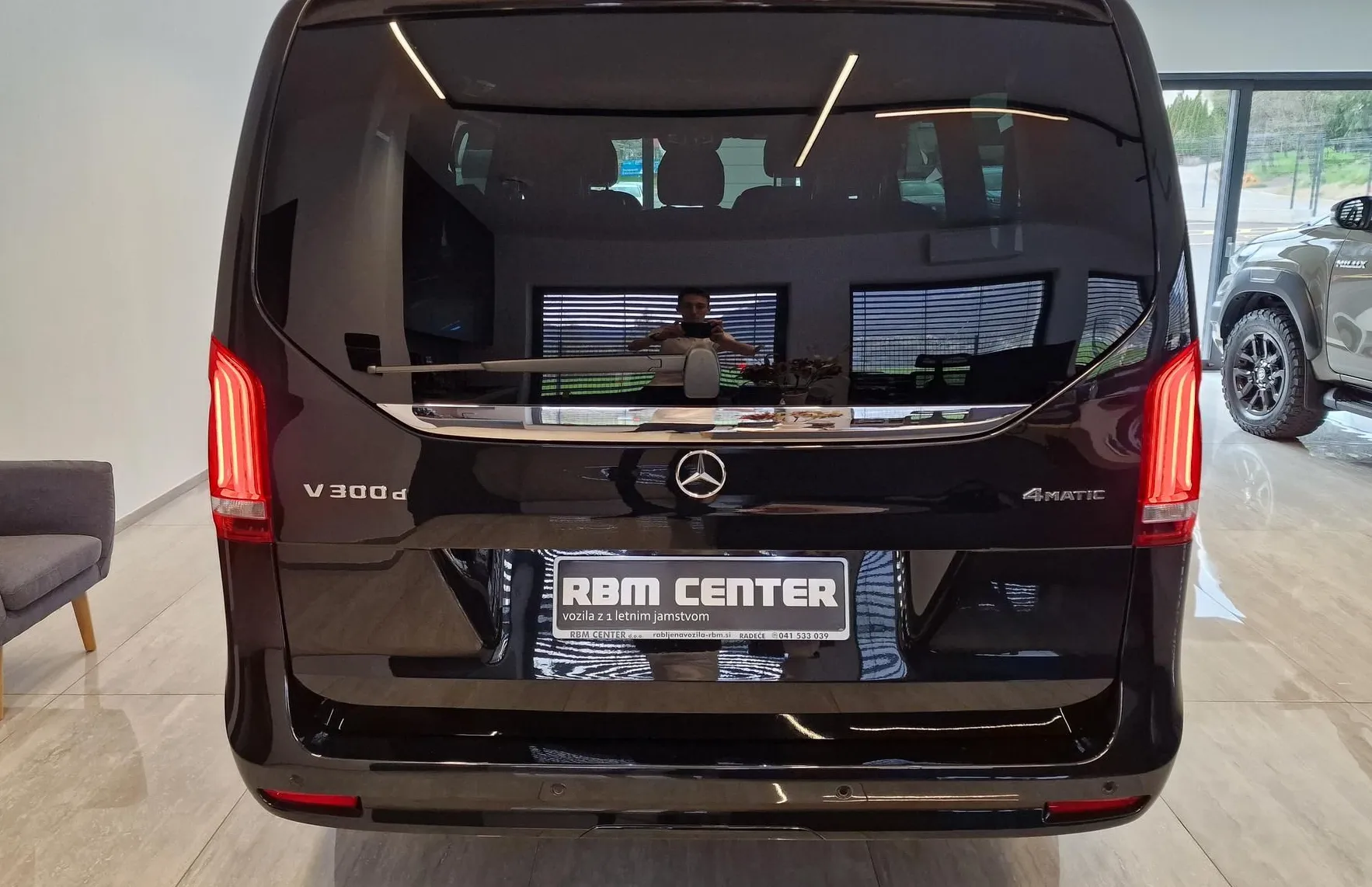 Zunanja slika - Mercedes-Benz V-Razred - V 300d LONG|AMG LINE|4X4|PAN|360|BURMESTER| - 4