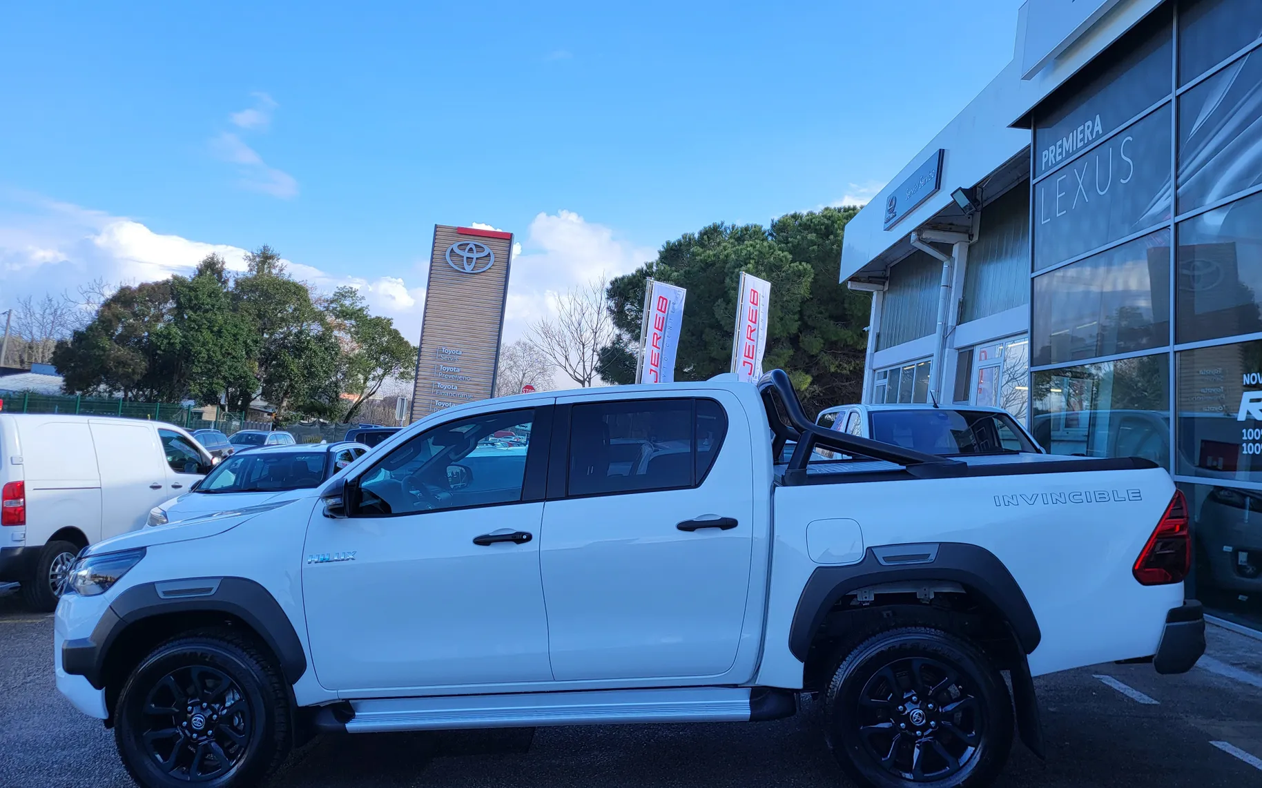 Zunanja slika - Toyota Hilux - 2.8 D-4D Invincible Automatic - 19