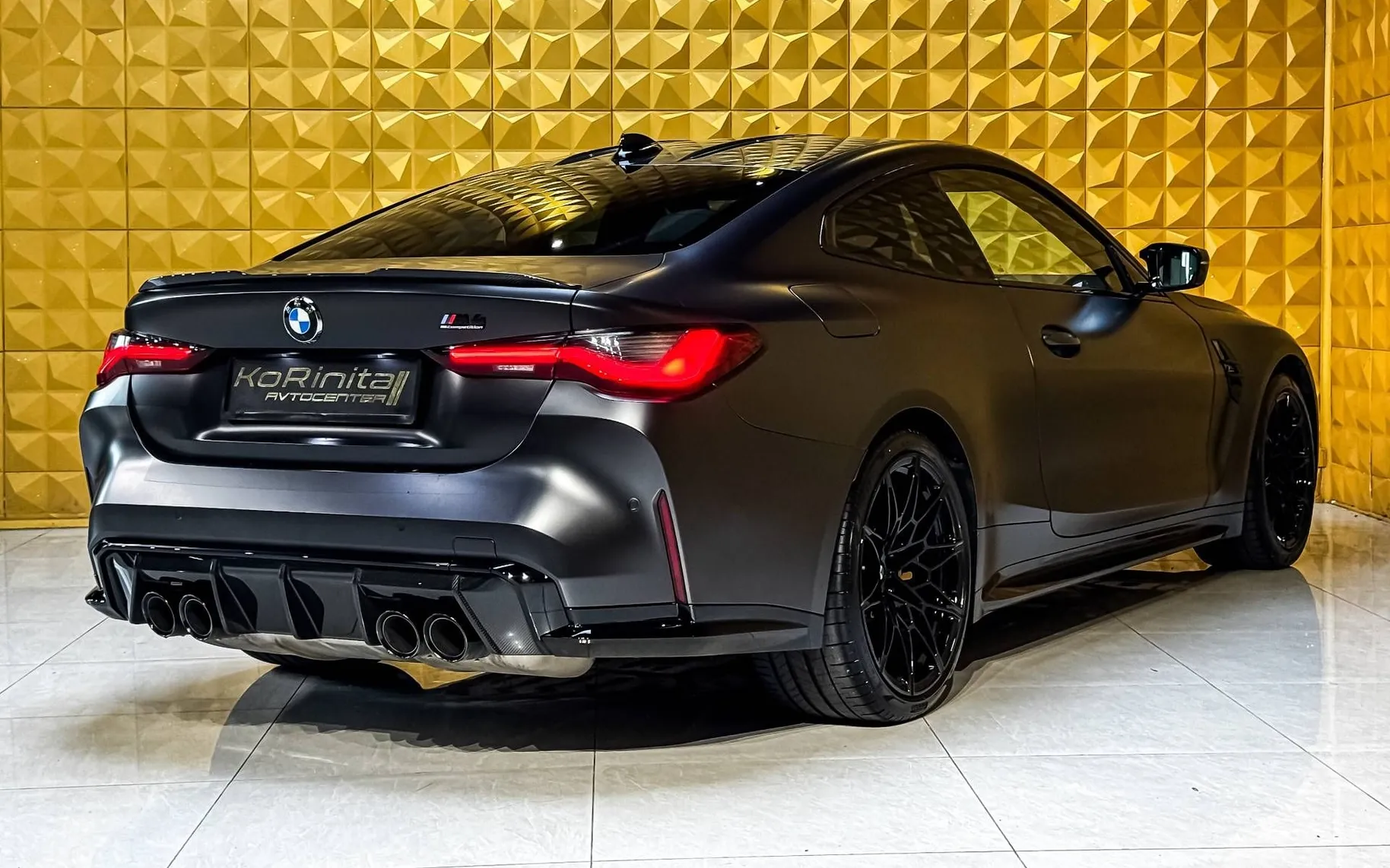 Notranja slika - BMW M4 - Competition xDrive-LASER-KERAMIK-VENT-PPF-KARBON . - 10