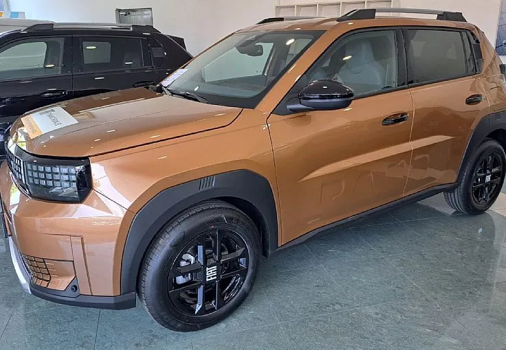 Zunanja slika - Fiat Grande Panda - 1.2 T-Gen3 110 AT 6 Icon + Style + Tech paket - 2