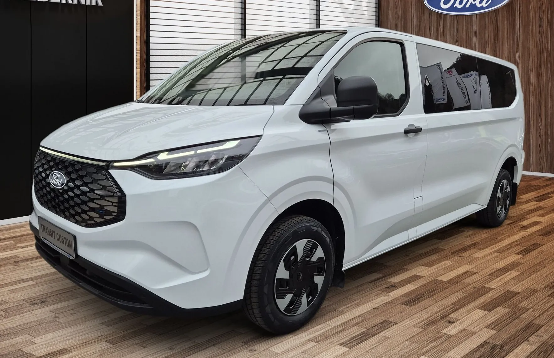 Zunanja slika - Ford E-Transit Custom - KOMBI TREND 217PS 71.4kWh L2 RWD - 1