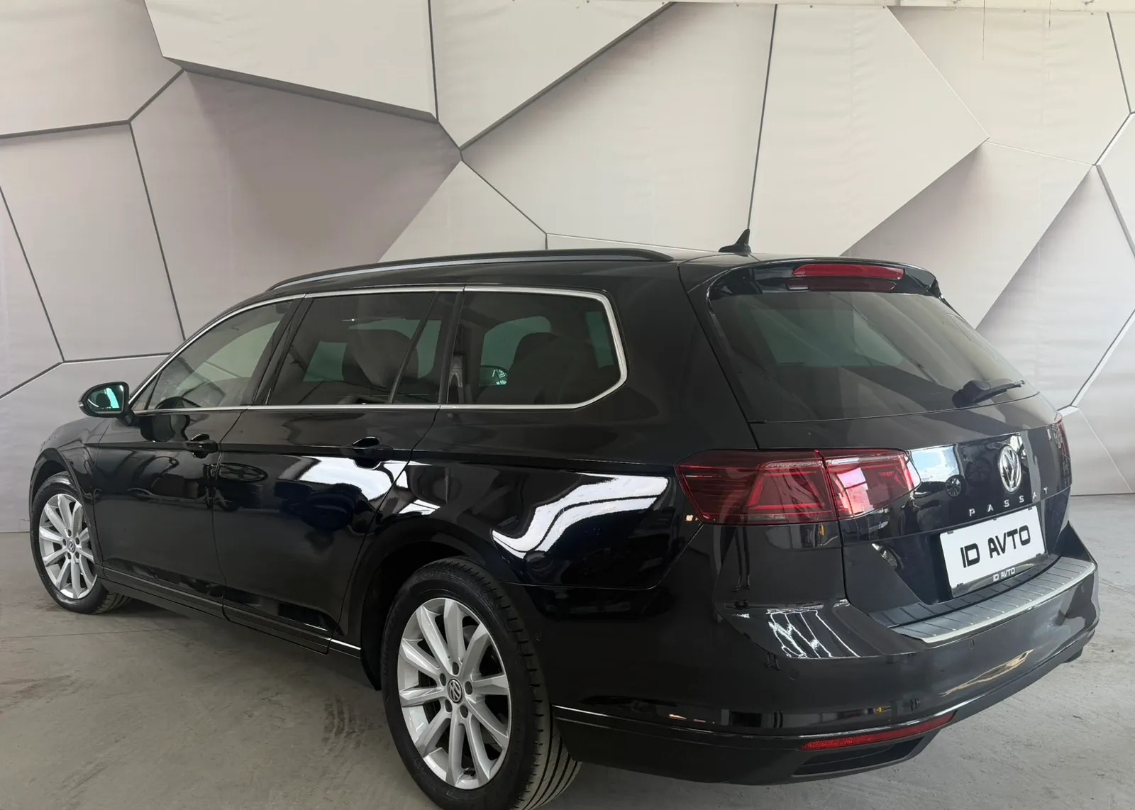 Zunanja slika - Volkswagen Passat - Variant 2,0 TDI BMT Connect DSG - 3