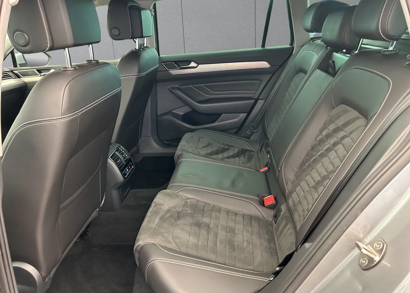Zunanja slika - Volkswagen Passat - Variant 2,0 TDI DSG - 8