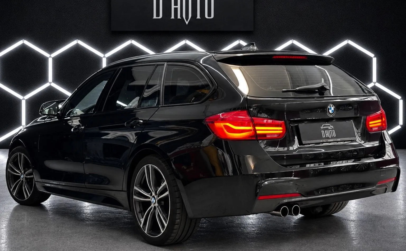 Zunanja slika - BMW serija 3 Touring: - serija 3  320d xDrive M Sport KAMERA+HUD+KEYLESS - 6