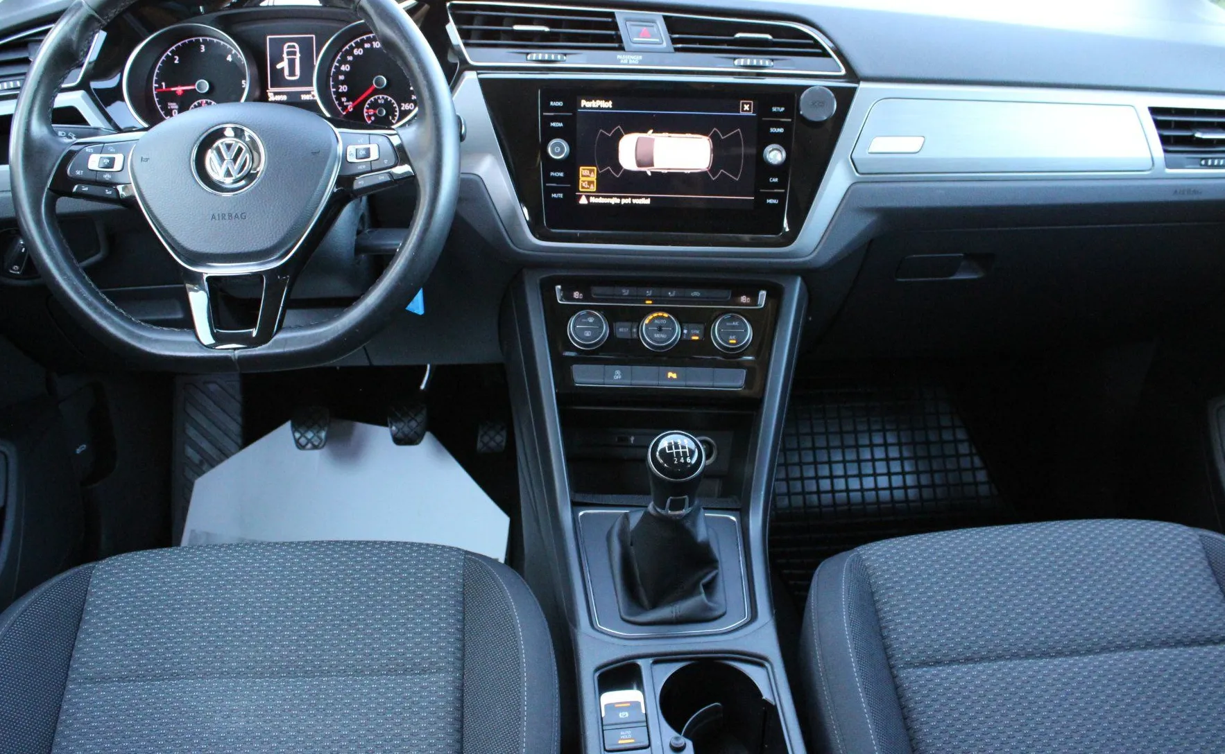 Zunanja slika - Volkswagen Touran - 1.6 TDI BMT Comfortline - 10