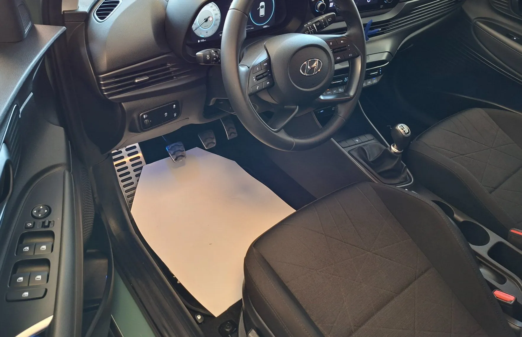 Zunanja slika - Hyundai Bayon - 1.2 MPI Comfort-1.LAST-SLO-LED-KAMERA-PDC-ODLIČEN- - 7