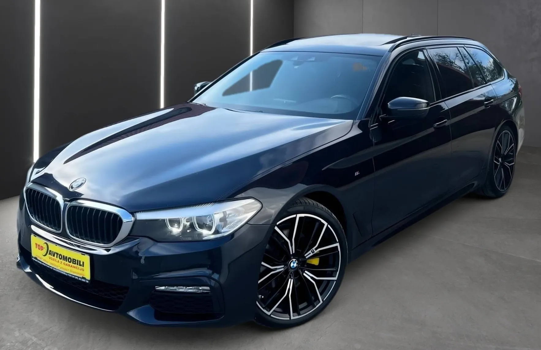 Zunanja slika - BMW Serija 5 - Touring: 520d M-PAKET FUL LED NAVI TEMP PANO PDC KLJUKA - 2