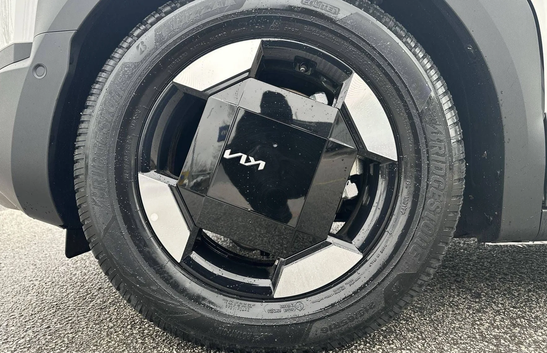 Zunanja slika - KIA PV5 - 71.2 kWh baterija 120 kW  163 KS  Quantum - 8