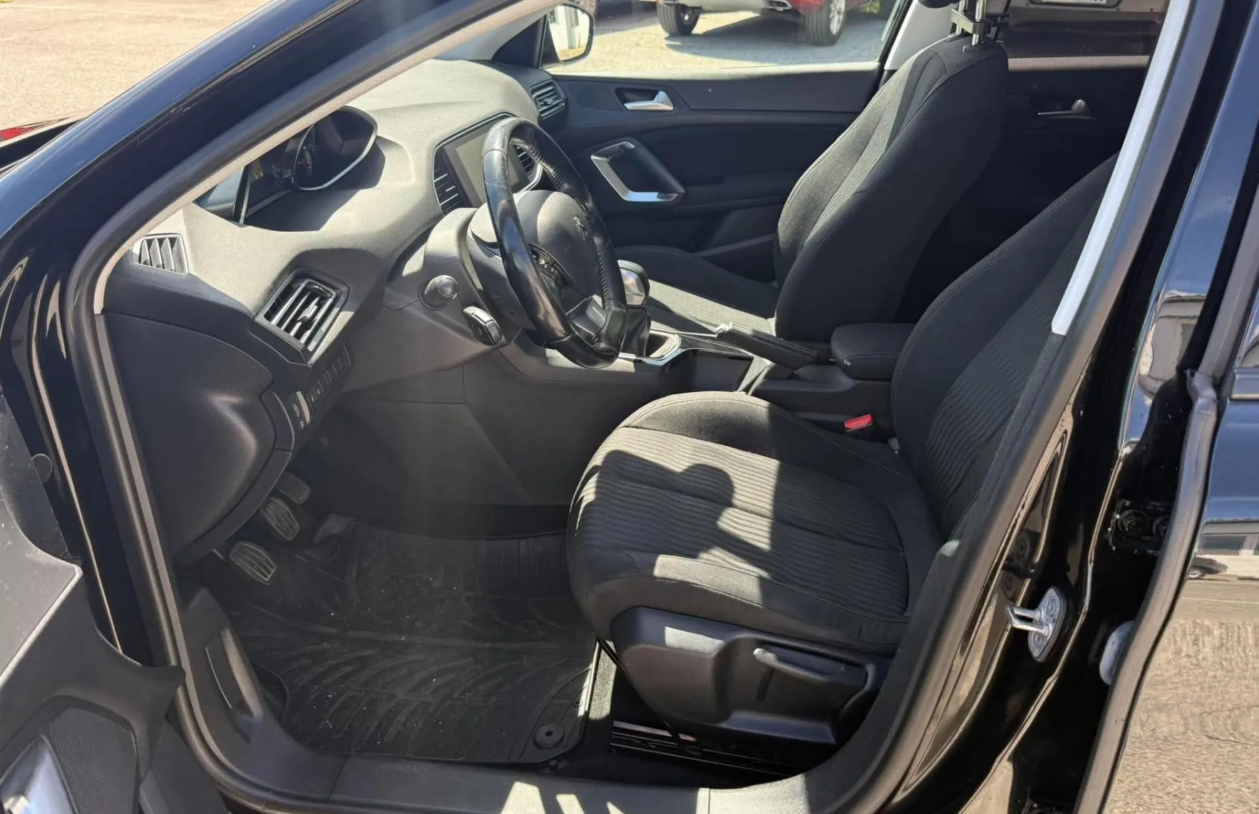 Zunanja slika - Peugeot 308 - SW 1.6 BlueHDI Active - 10