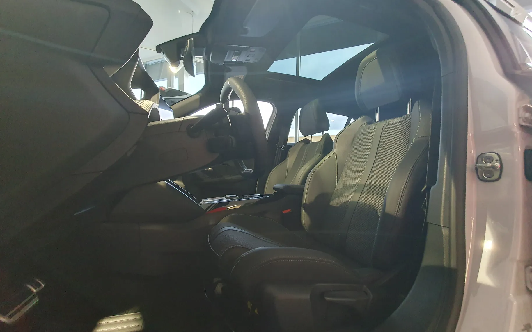 Zunanja slika - Peugeot 2008 - GT HIBRID 145 - PANORAMA - NA ZALOGI - 13