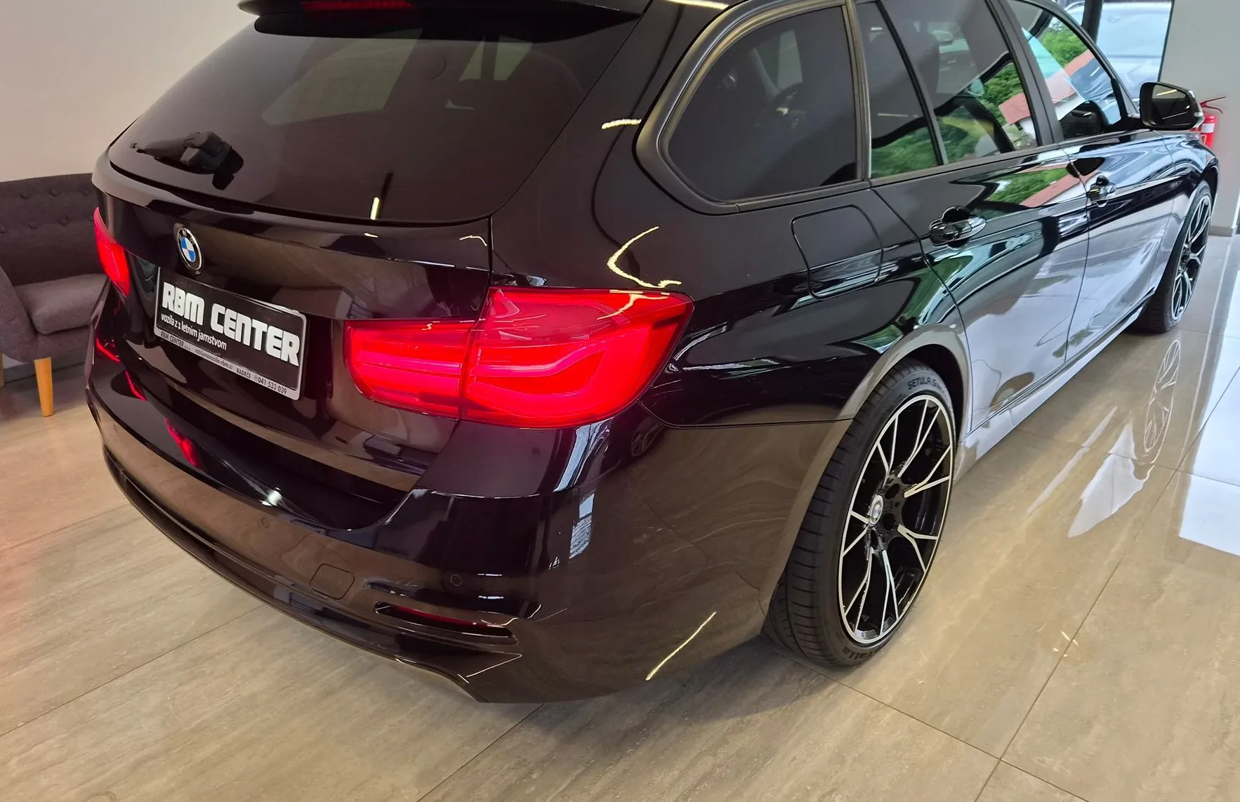 Zunanja slika - BMW Serija 3 - Touring: 318d Touring KEYLES|LED|VELIKA NAVI|PDC|GR.SEDE - 2