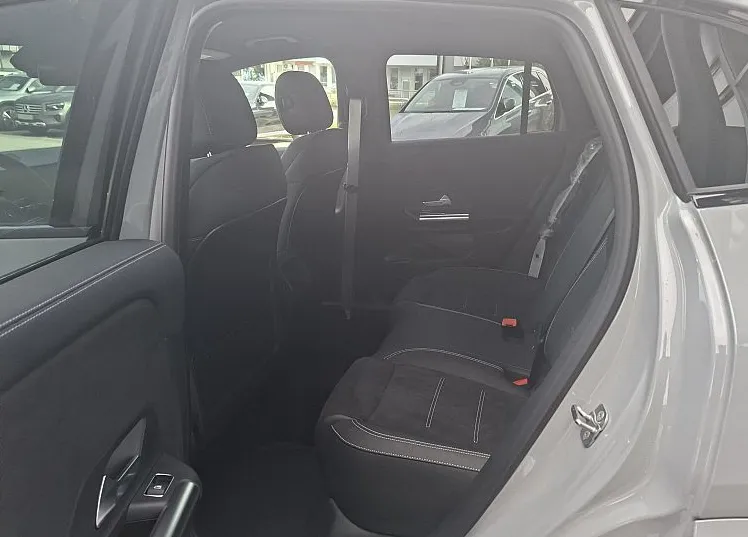 Zunanja slika - Mercedes-Benz GLA-Razred - 180 AMG EDITION - 8