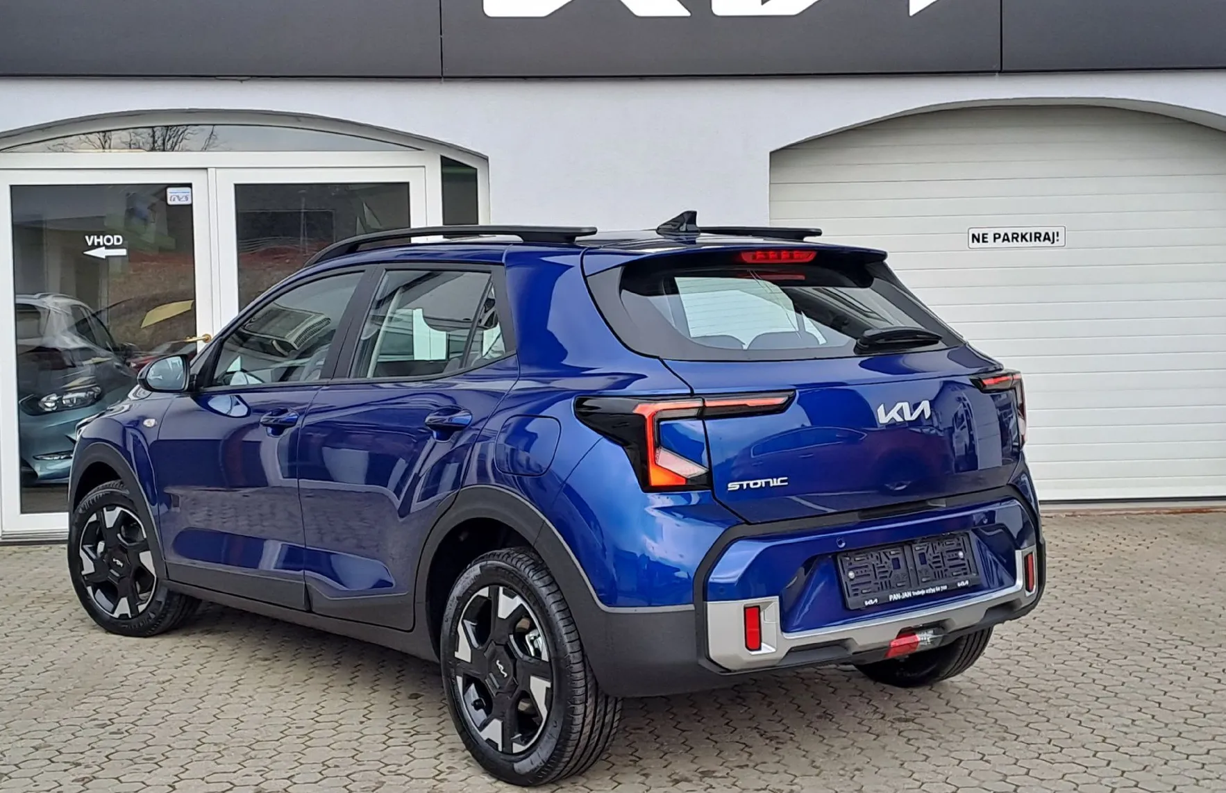 Zunanja slika - KIA Stonic - 1.0 T-GDi 73.6 kW  100 KM  LX Life M T - 3