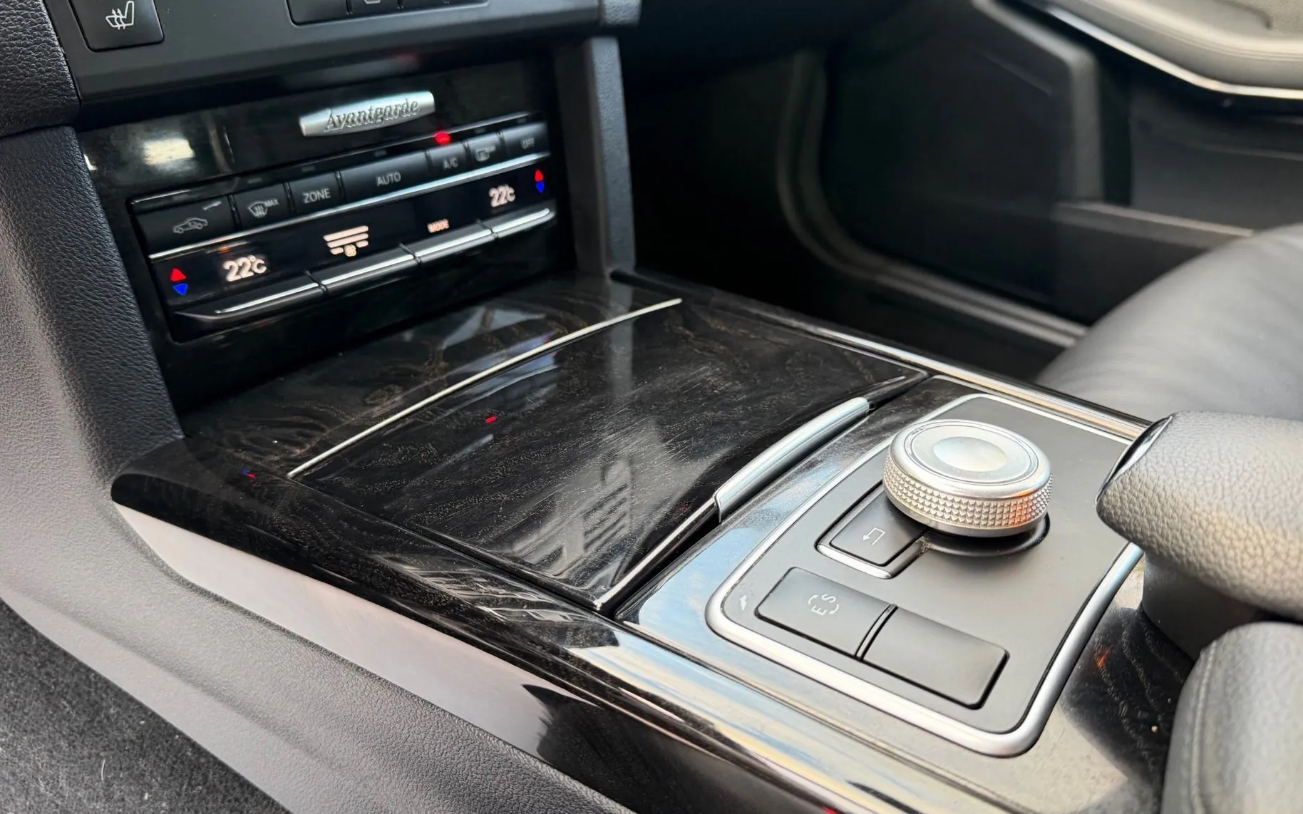 Zunanja slika - Mercedes-Benz E-Razred - E 200 CDI BlueEFFICIENCY AVANTGARDE AUT. NAVI - 19