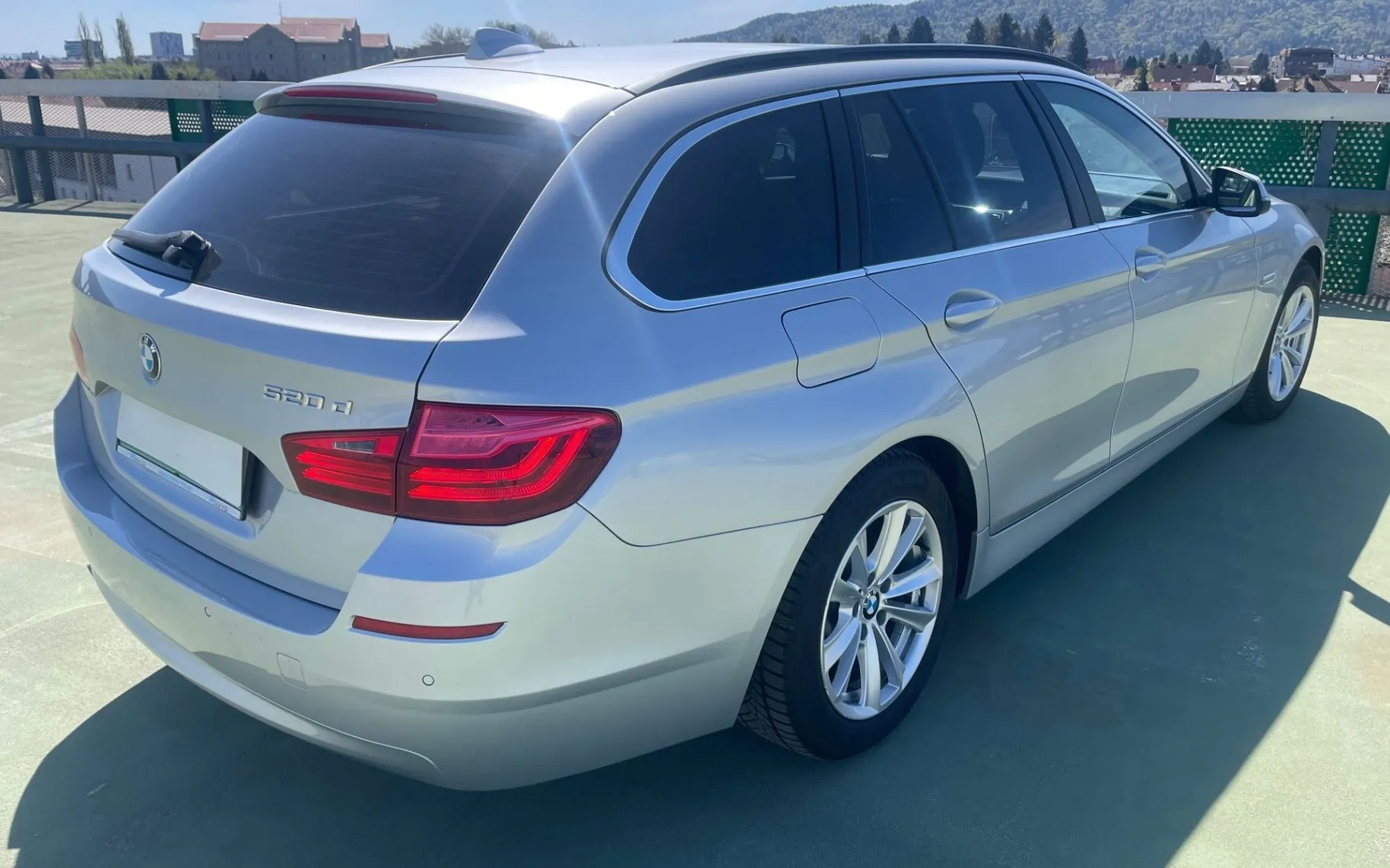 Zunanja slika - BMW Serija 5 - Touring: 520d touring XSENON.NAVI.2XPDC.PANORAMA.TEMPOMA - 4