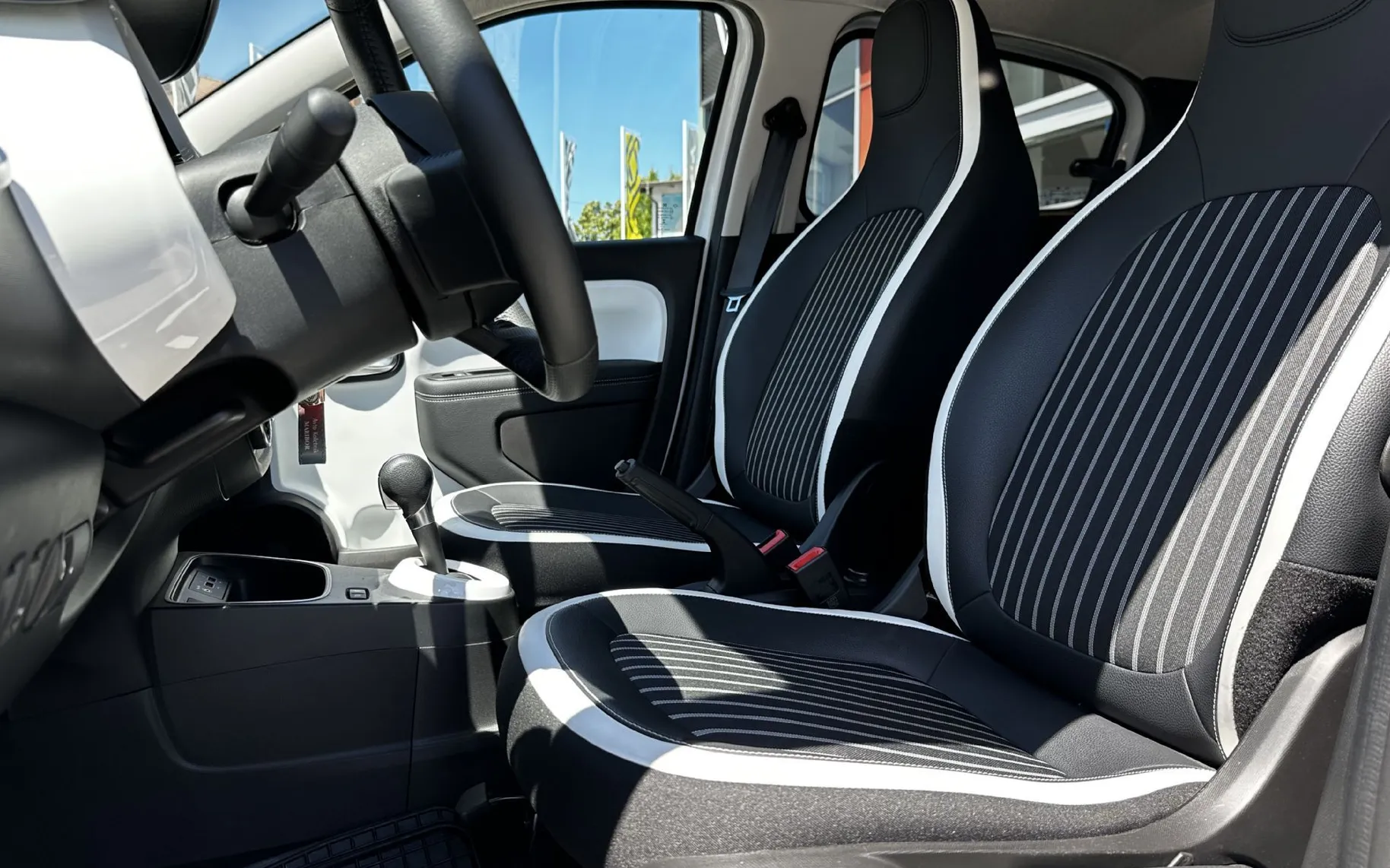 Zunanja slika - Renault Twingo - Electric 60 kW TECHNO - 7