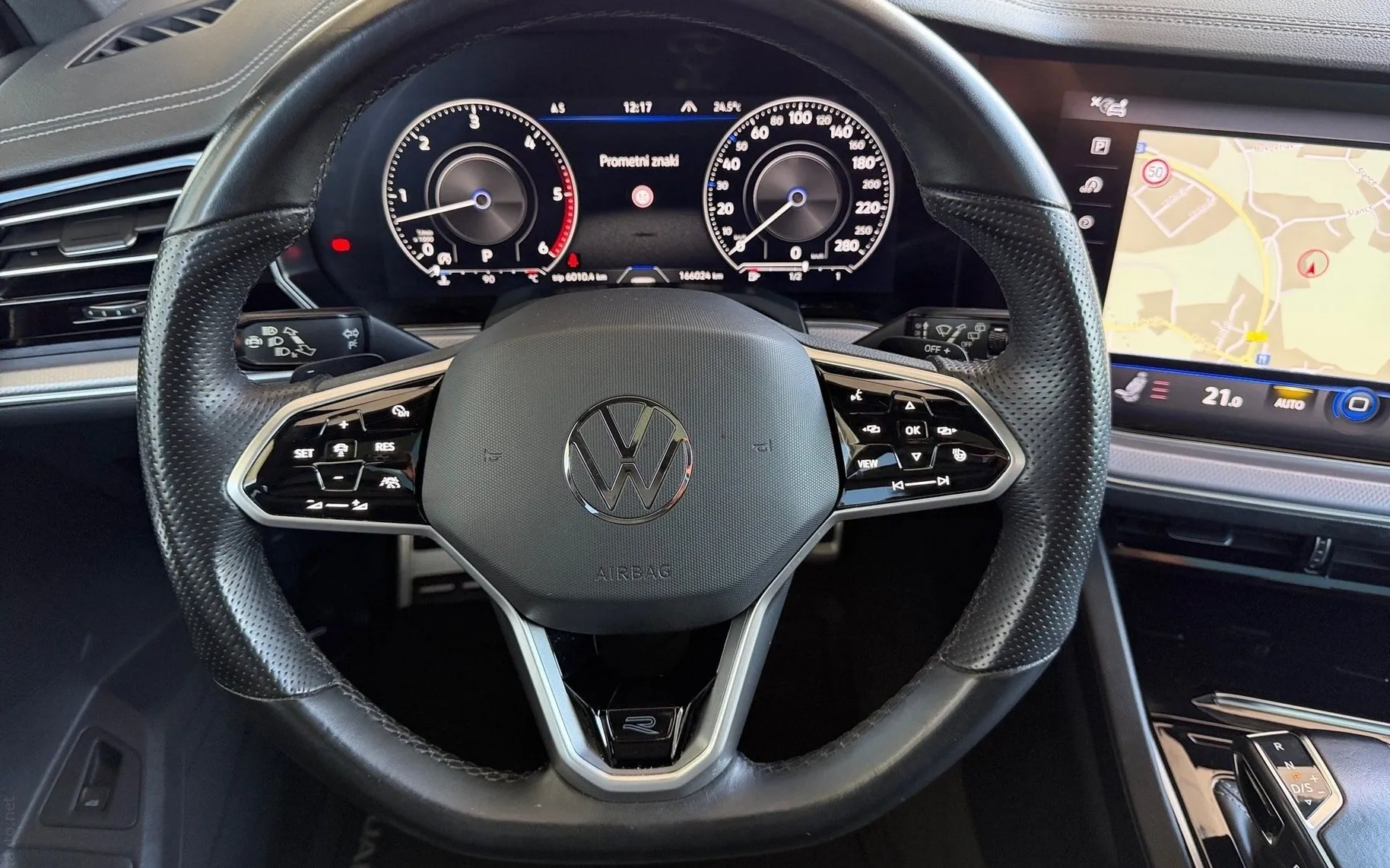 Notranja slika - Volkswagen Touareg - 4motion V6 TDI BMT R-Line Aut.Panorama-NightVisi.. - 8