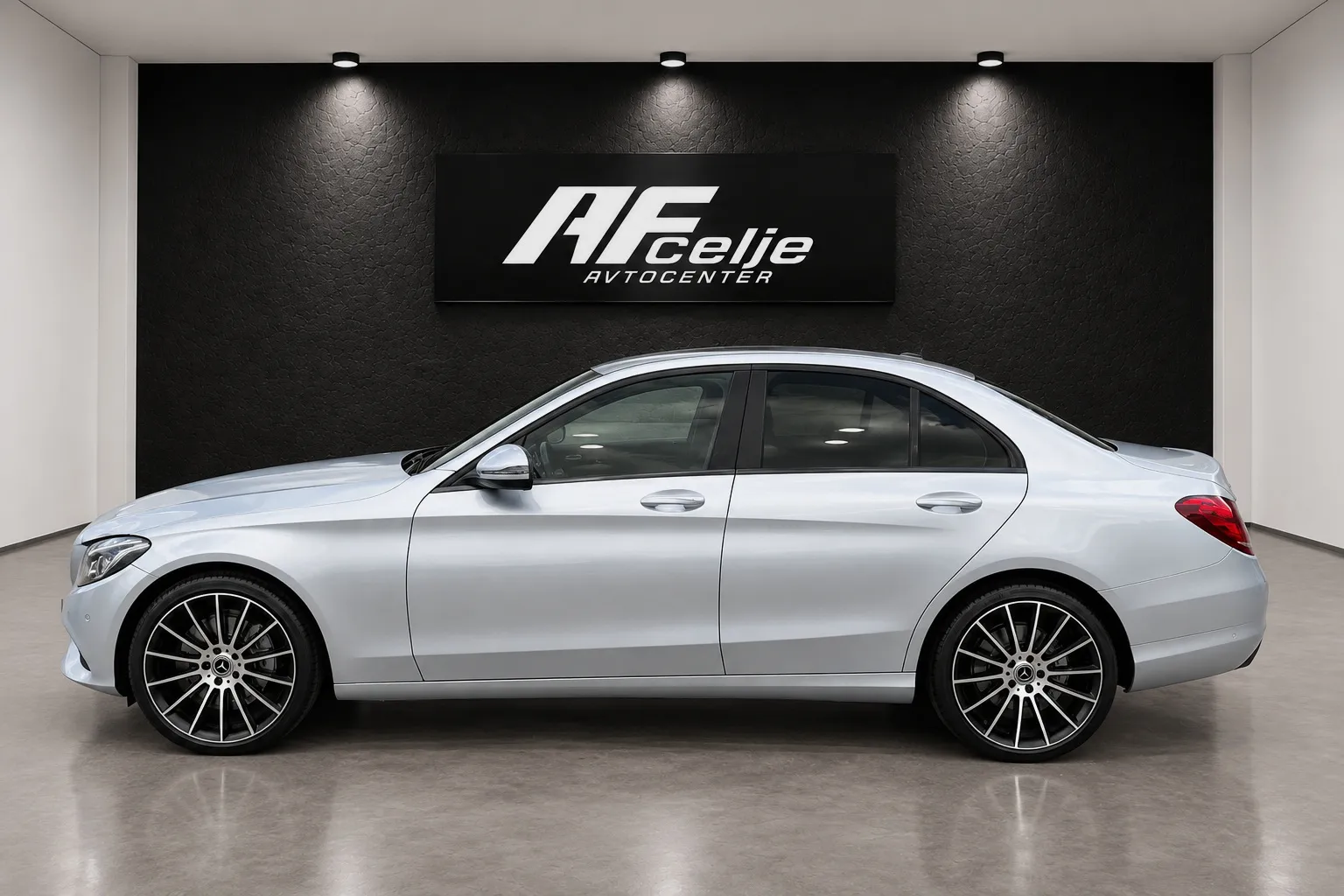 Zunanja slika - Mercedes-Benz C-Razred - 220CDI-AUT-SPORT-FUL LED-LIZING ZA TUJCE-MRTVI KOT - 6