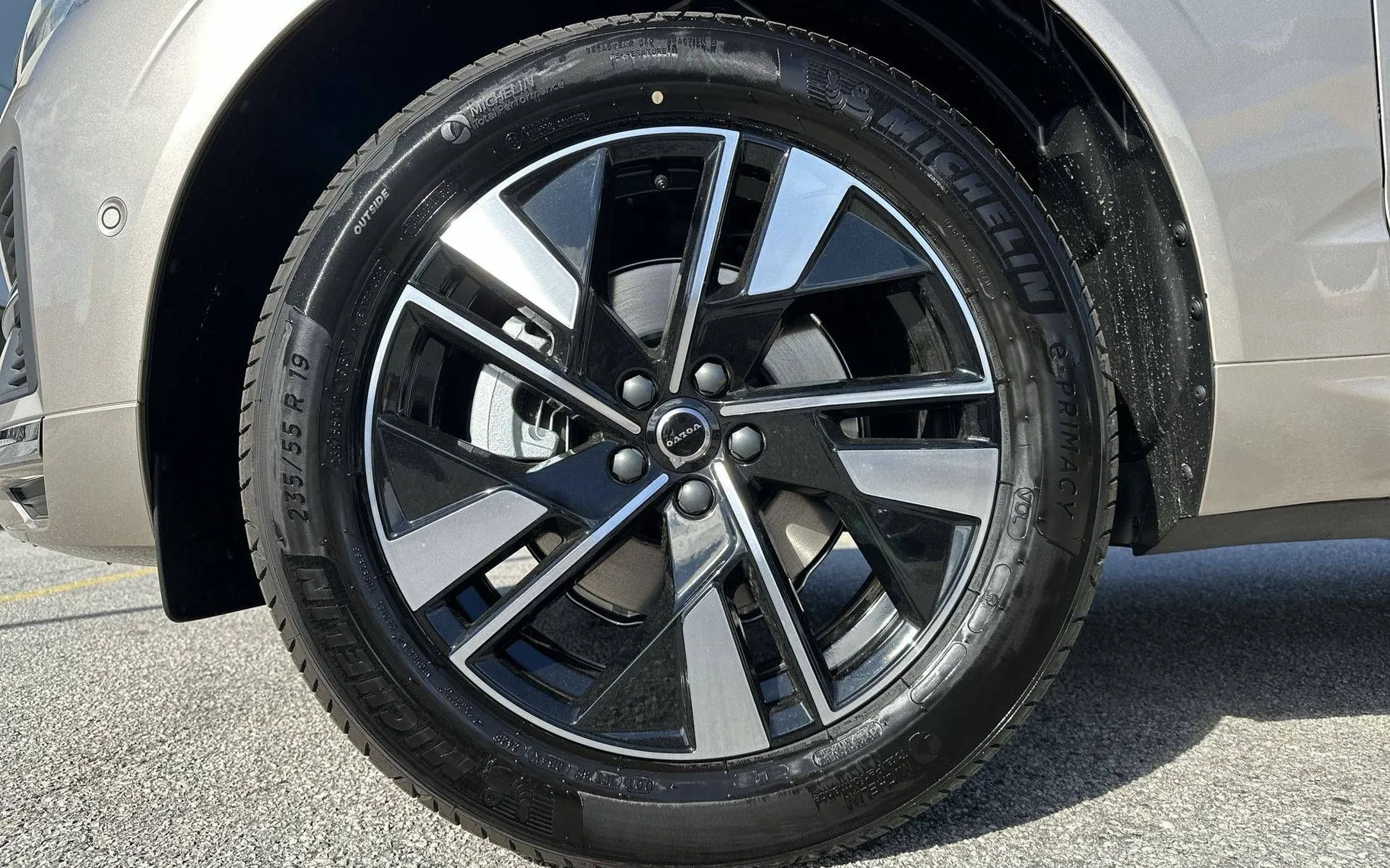 Notranja slika - Volvo XC60 - B5 AWD MILD HYBRID PETROL PLUS BRIGHT - 9