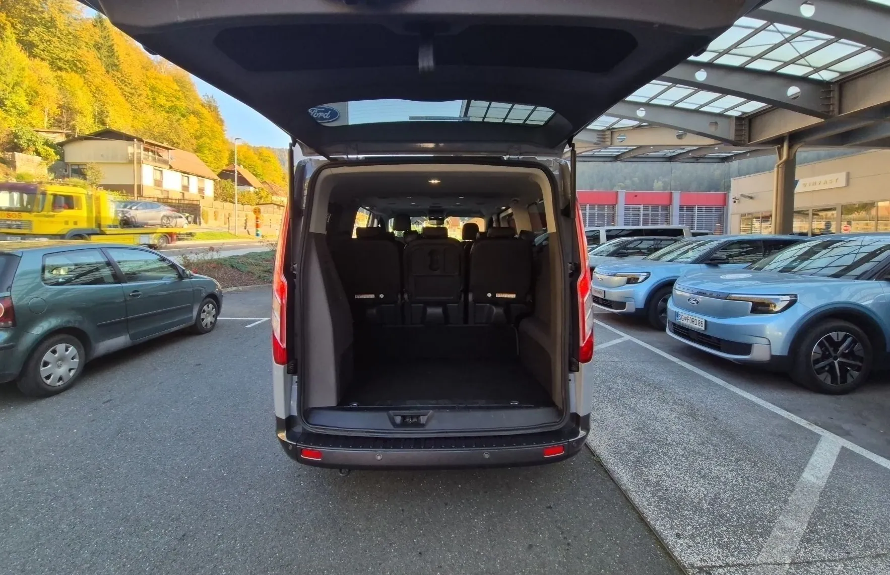 Zunanja slika - Ford Tourneo - Custom ACTIVE 2.0 170PS A6 L2-SLO-1.LASTNIK-BIXENON - 9