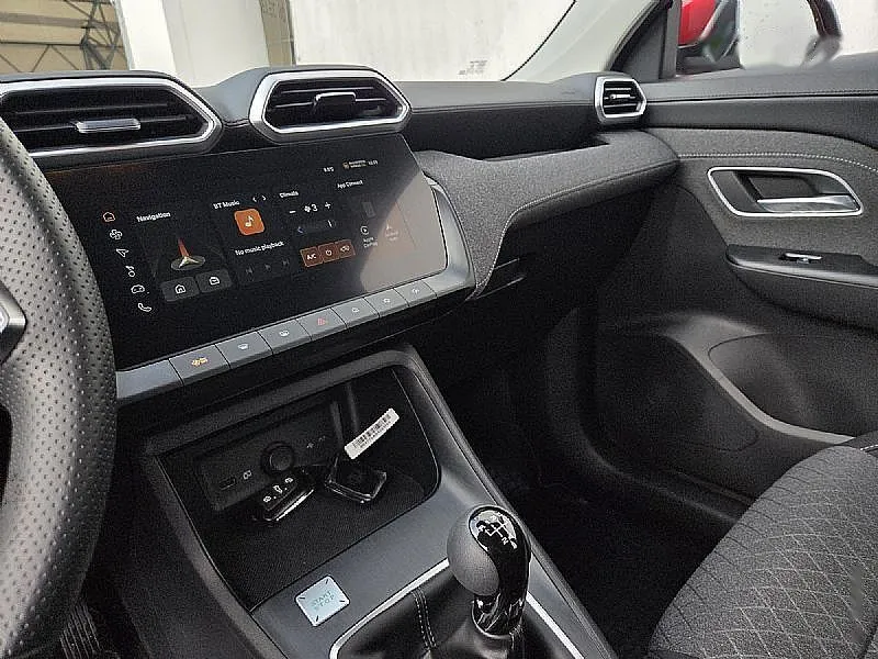 Zunanja slika - MG MG ZS - Standard 1.5L + ZIMSKE PNEVMATIKE - 11