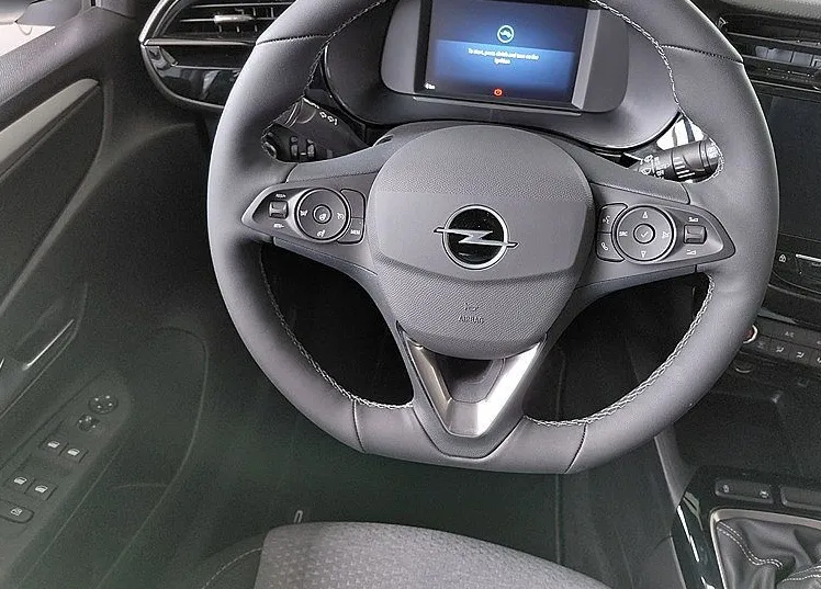 Notranja slika - Opel Corsa - 1.2 TURBO 74KW EDITION akcijska cena - 10