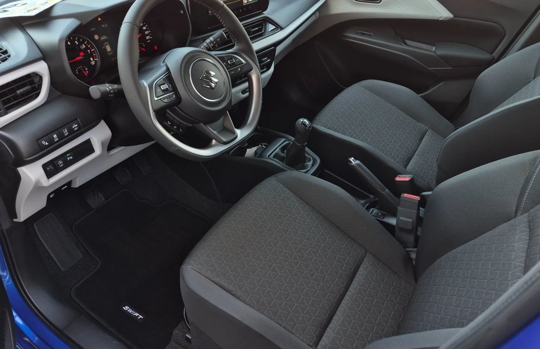 Zunanja slika - Suzuki Swift - 1.2 Dualjet AllGrip Hibrid Premium - 8