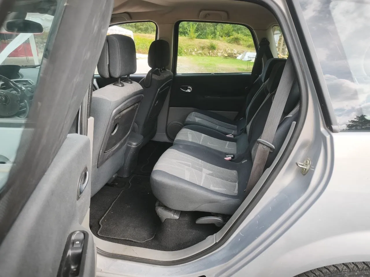 Notranja slika - Renault Scénic - 1,5 dCi Dynamique Confort - 14