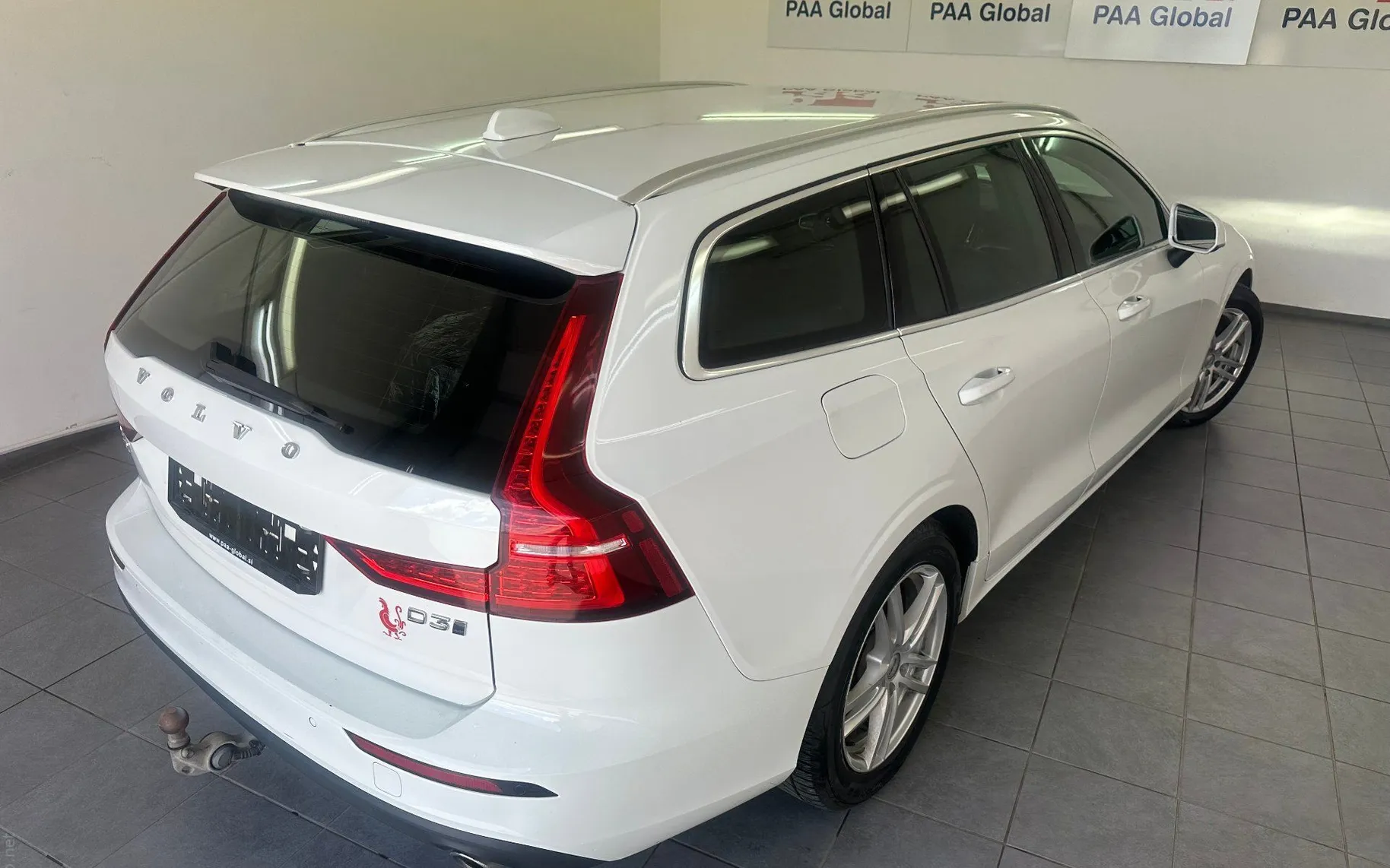 Zunanja slika - Volvo V60 - D3 Momentum Pro Avt+4 ALU.USNJE.NAVI.4X4.TOP - 1