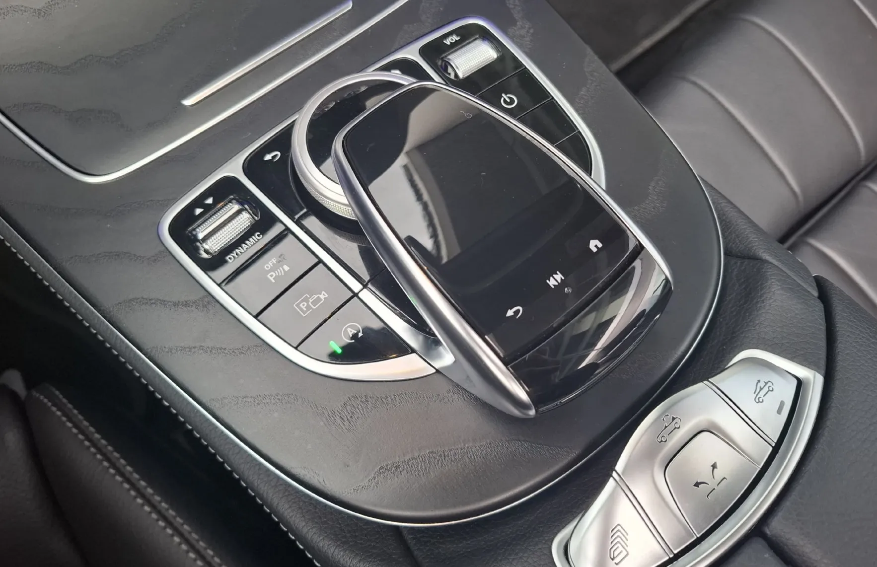 Zunanja slika - Mercedes-Benz E-Razred - E200 AMG LINE AVTOMATIK-BURMESTER HI-FI-KOT NOV - 12