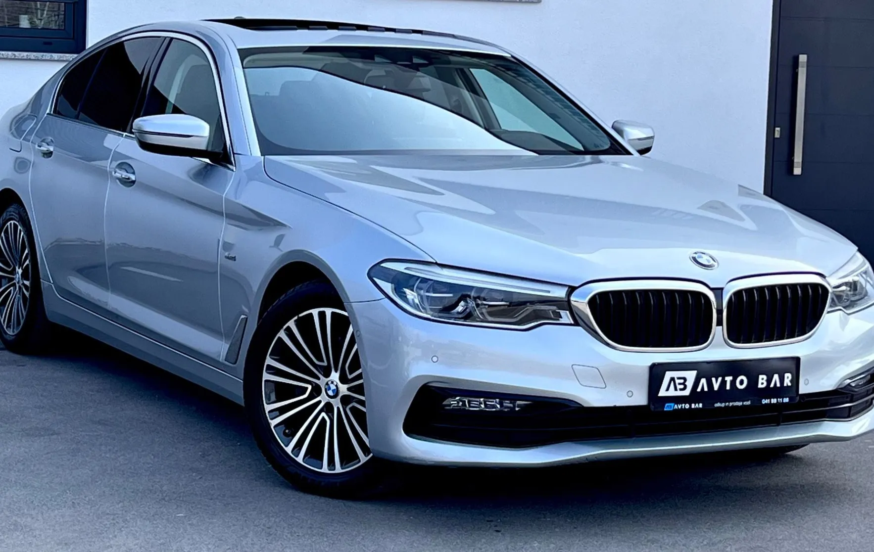 Zunanja slika - BMW Serija 5 - : 520d xDrive+F1+SPORT+LED+VIRTUAL+NAVI+ALU - 3