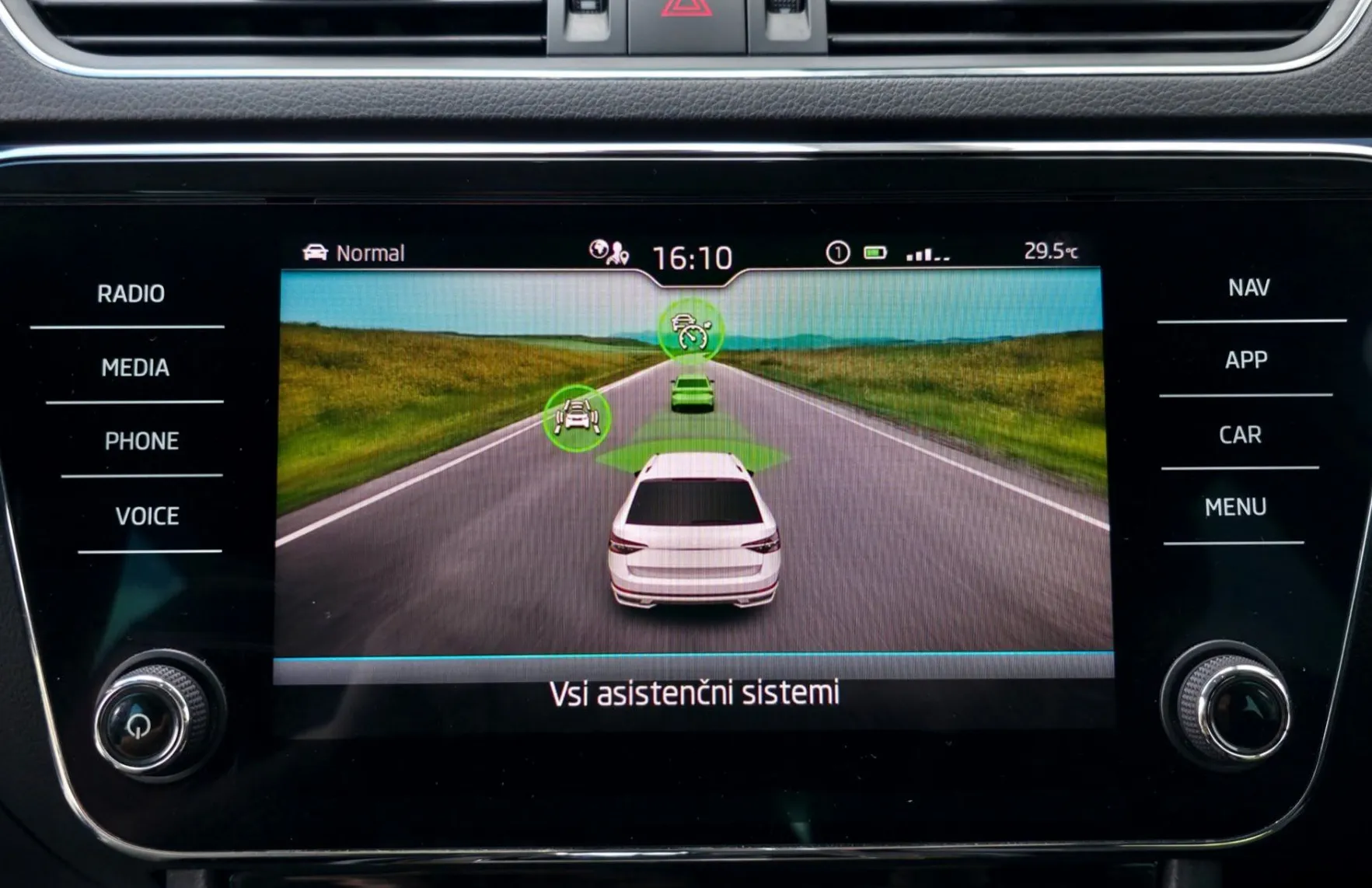 Zunanja slika - Škoda Superb - Combi 2.0TDI DSG Scout LED•ACC•VIRTUAL•GRETJE•KAM• - 15