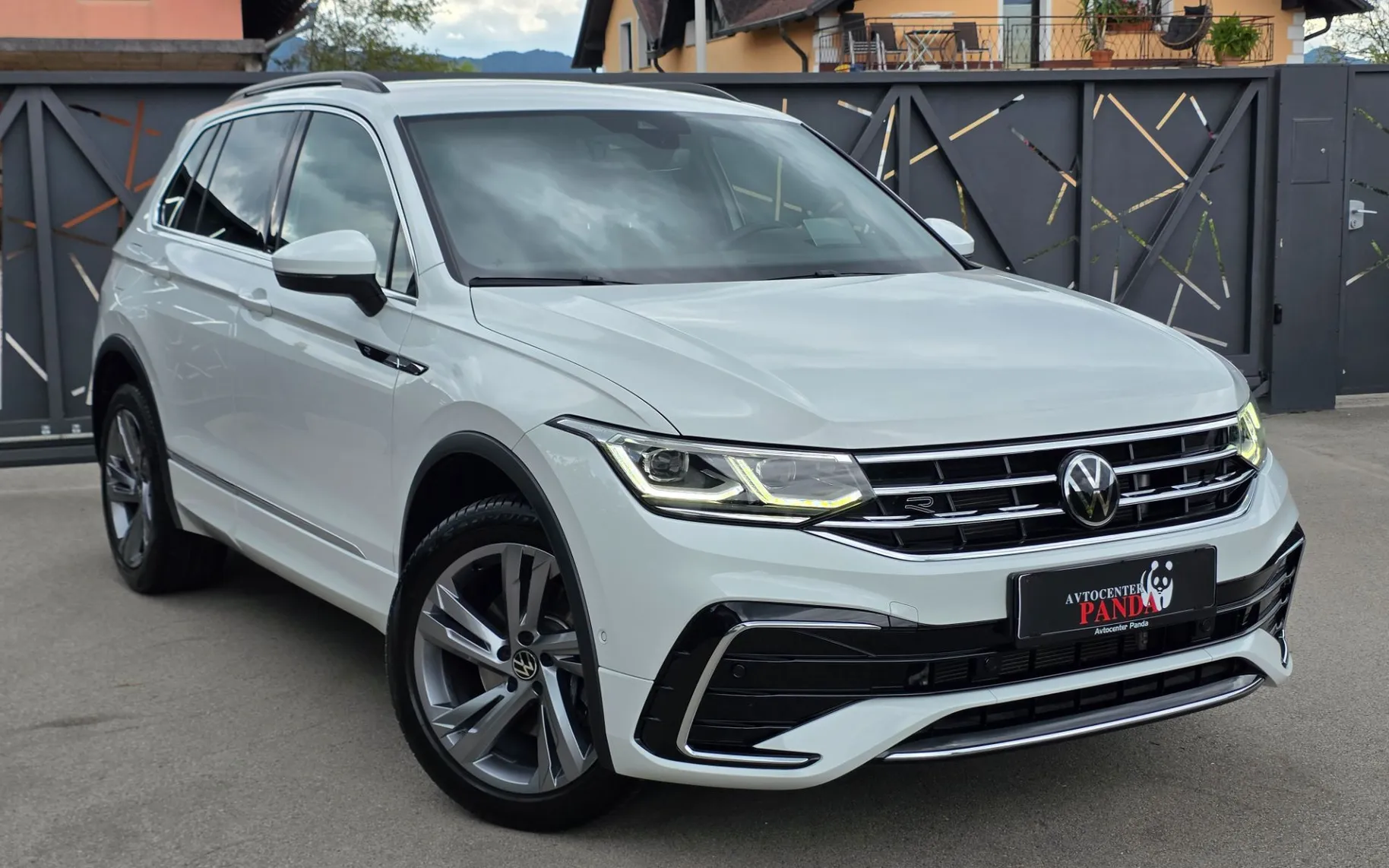 Zunanja slika - Volkswagen Tiguan - 4motion 2,0 TDI BMT R-Line DSG - 6
