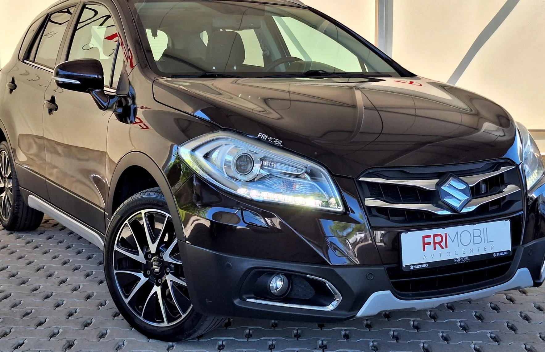 Zunanja slika - Suzuki SX4 S-Cross - AllGrip 1.6 VVT Elegance Top•VL.KLJUKA - 2