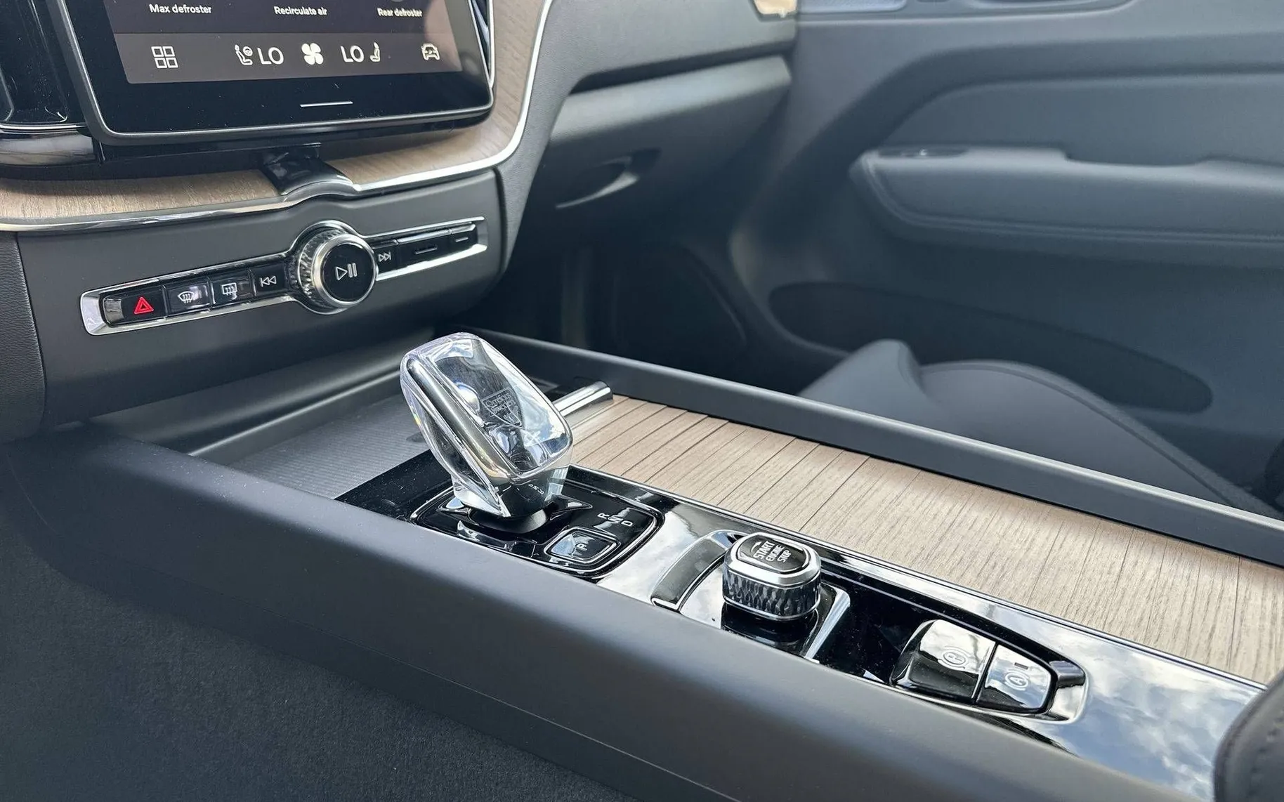 Notranja slika - Volvo XC60 - B5 P AWD Plus Dark Avt. - 20
