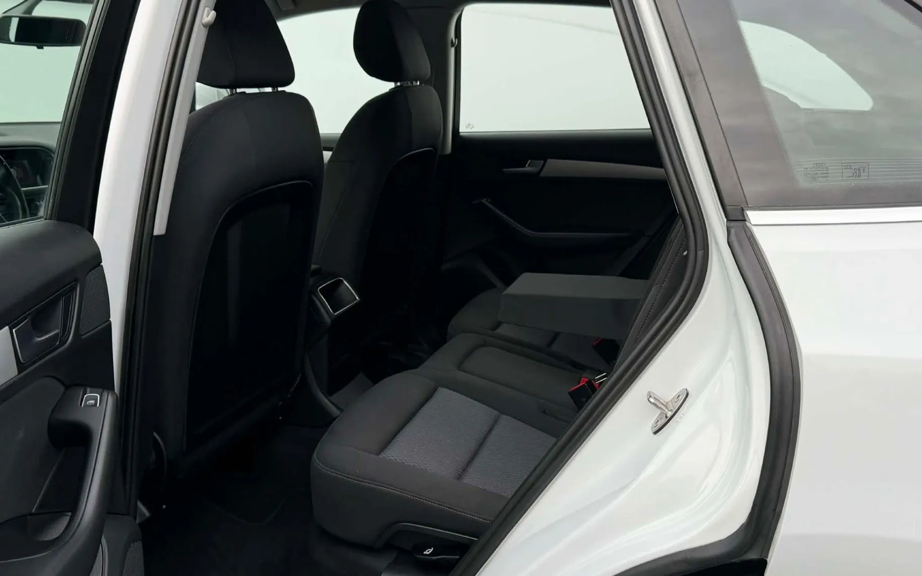 Notranja slika - Audi Q5 - 2.0 TDI-Q-4X4-AUT-XENON+LED-LIZING ZA TUJCE- - 15
