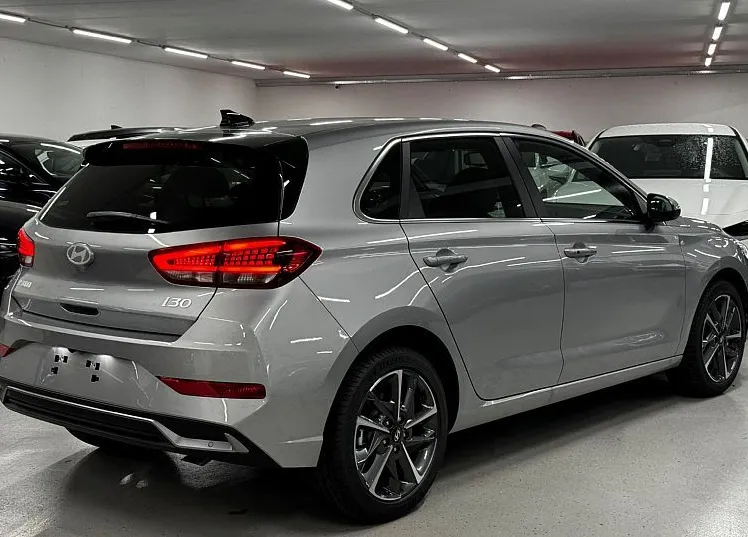 Zunanja slika - Hyundai i30 - 1.5 T-GDI 140 PREMIUM-SMART- WINTER-ECM-W.C. - 9