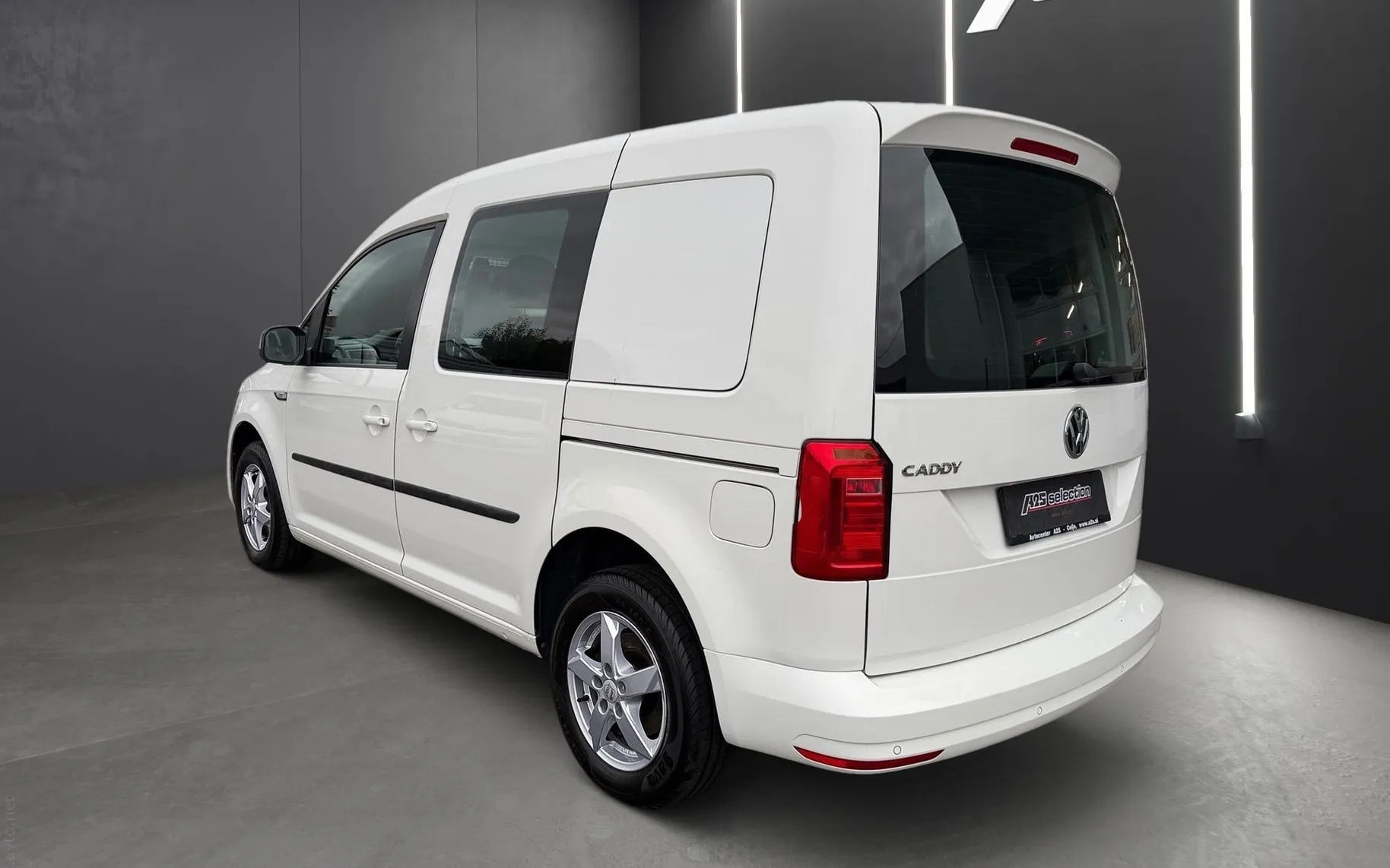 Zunanja slika - Volkswagen Caddy - 4 Business Trendline 2.0 TDI - 4