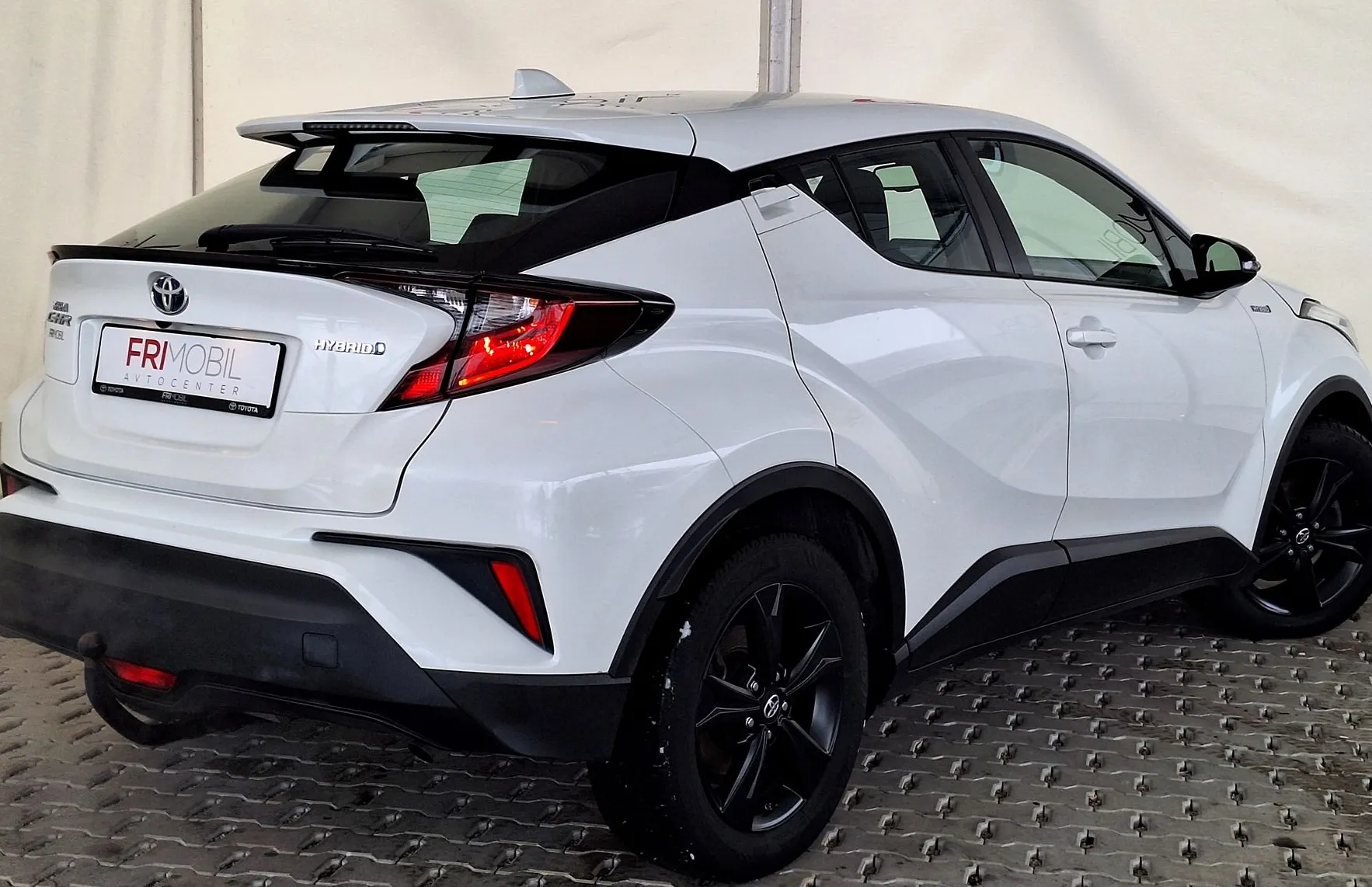 Zunanja slika - Toyota C-HR - 1.8 Hybrid C-ENTER Smart E-CVT•VL.KLJUKA•KAMERA• - 3