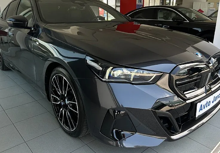 Zunanja slika - BMW Serija 5 - : 520d M SPORT-PANO-HUD-HARMAN-HLAJENJE SEDEŽEV - 1