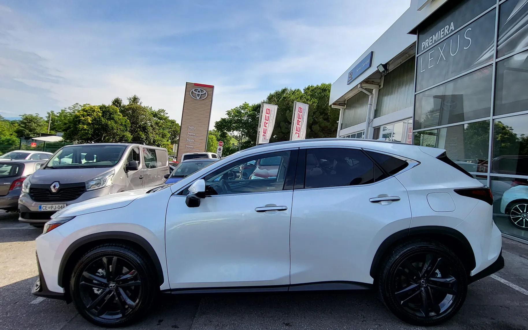 Zunanja slika - Lexus NX - 2.5 VVT-i PHEV Executive 4WD - 5
