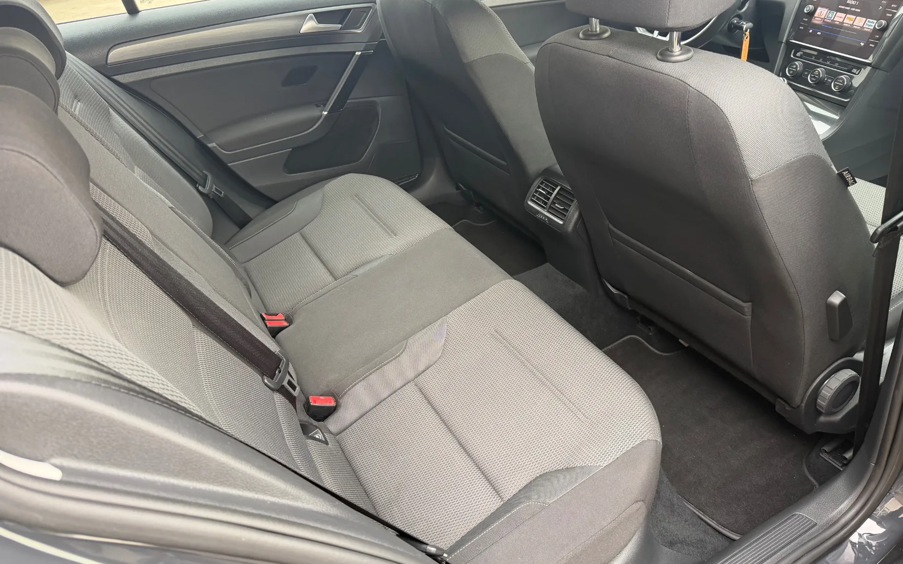 Zunanja slika - VW Golf - 1.6 TDI Comfortline 115PS SLOVENSKI PDC ALU16 - 13