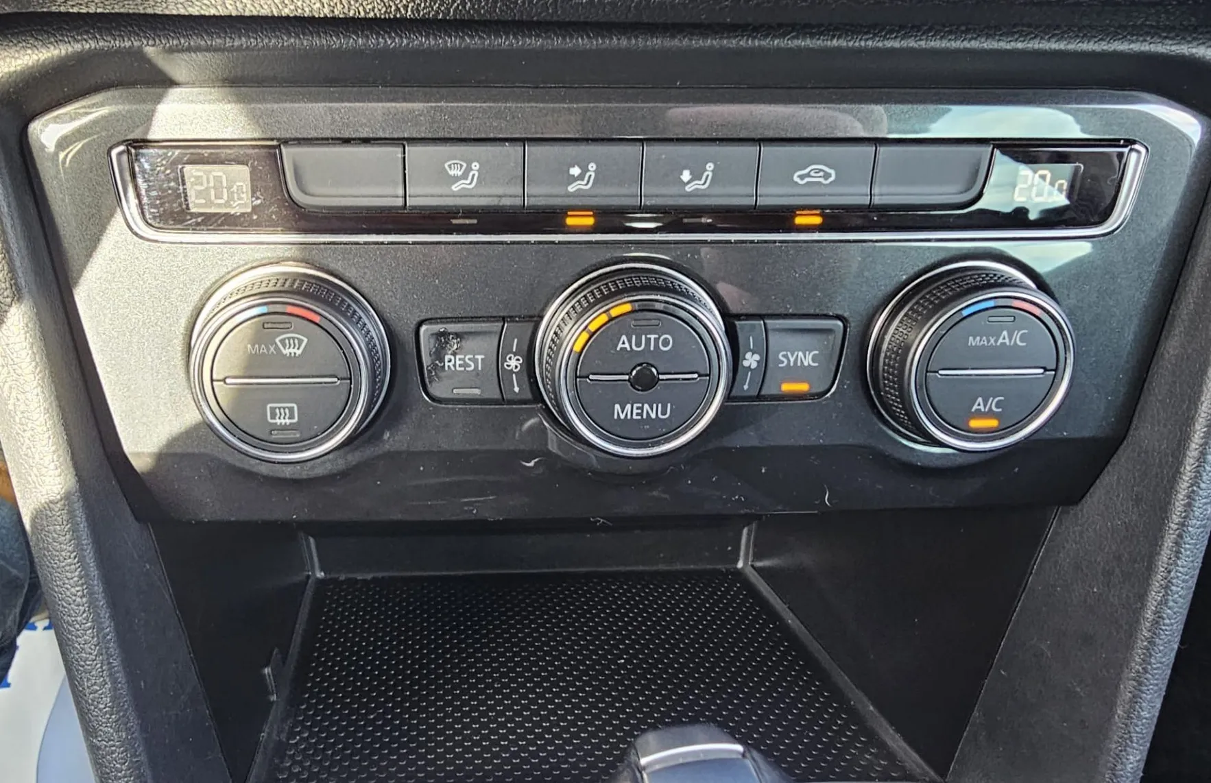 Zunanja slika - Volkswagen Tiguan - 2.0 TDI 150 DSG |navi|alu|PDC|aktivni temp|Asiss| - 15