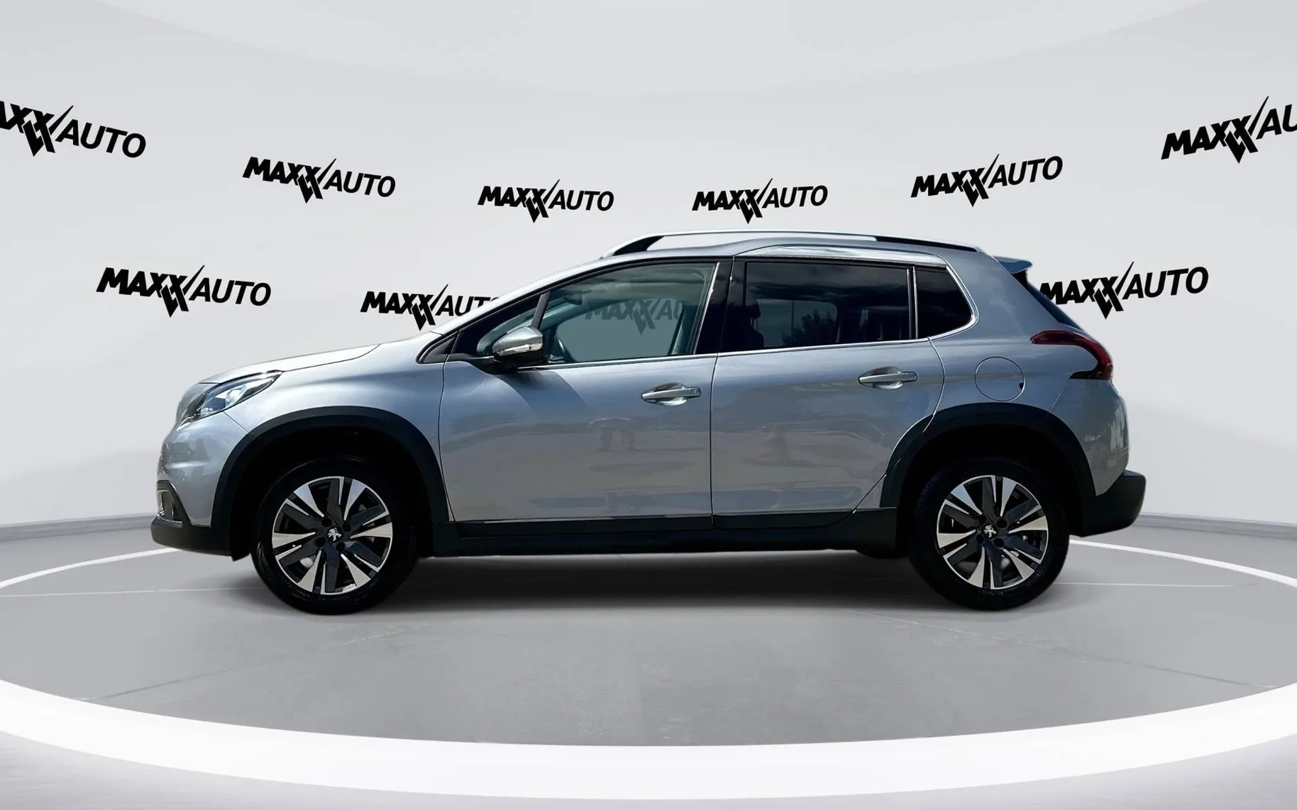 Notranja slika - Peugeot 2008 - 1.2 PureTech 130 S S Allure - 8