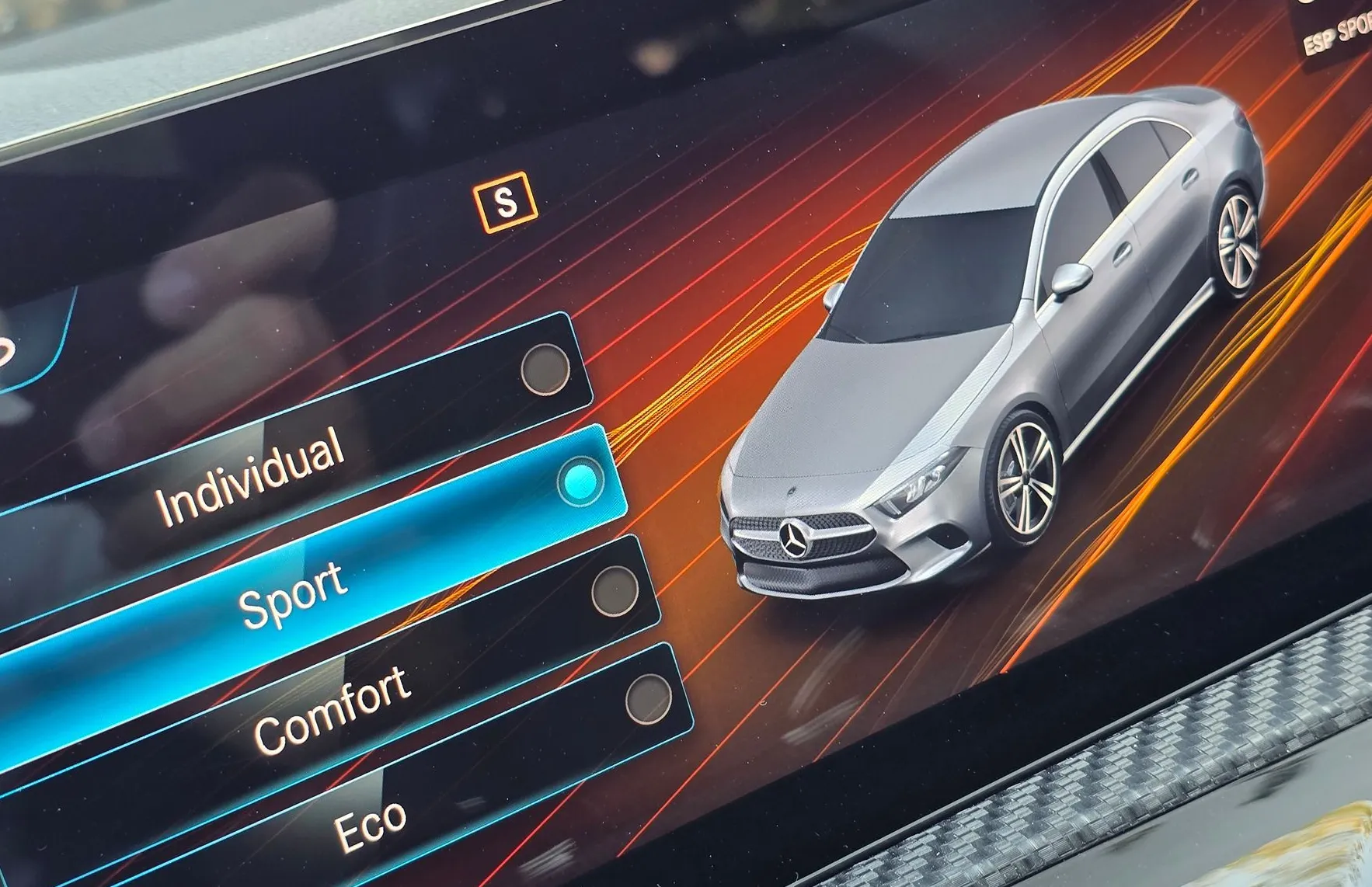 Zunanja slika - Mercedes-Benz A-Razred - A LIMUZINA 180D LED-WIDESCR-KAMERA-GRETJE SEDEŽEV - 16