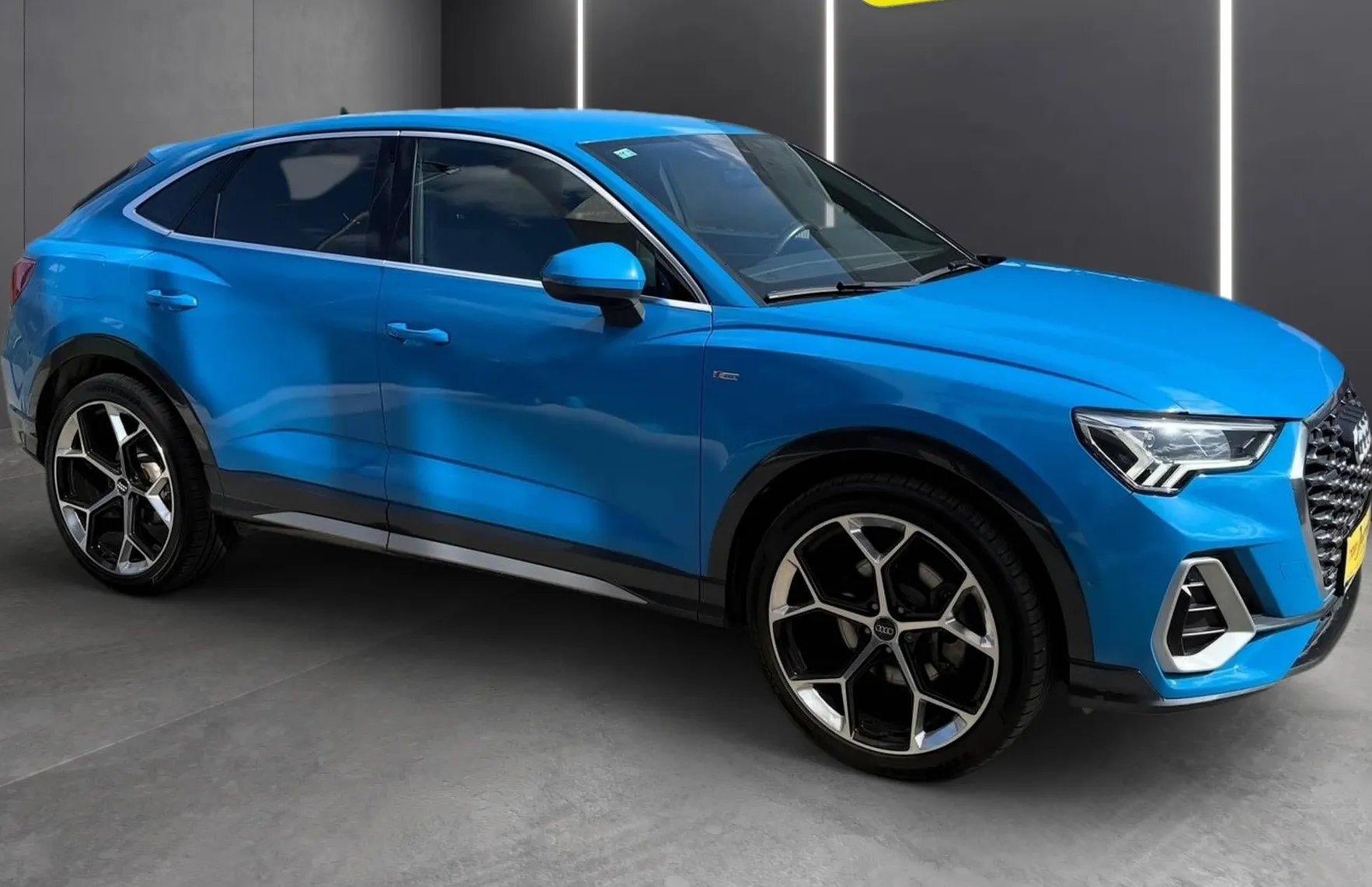 Zunanja slika - Audi Q3 - Sportback 40 TDI QUATTRO S LINE SPORT MATRIX NAVI PDC  KAM - 9