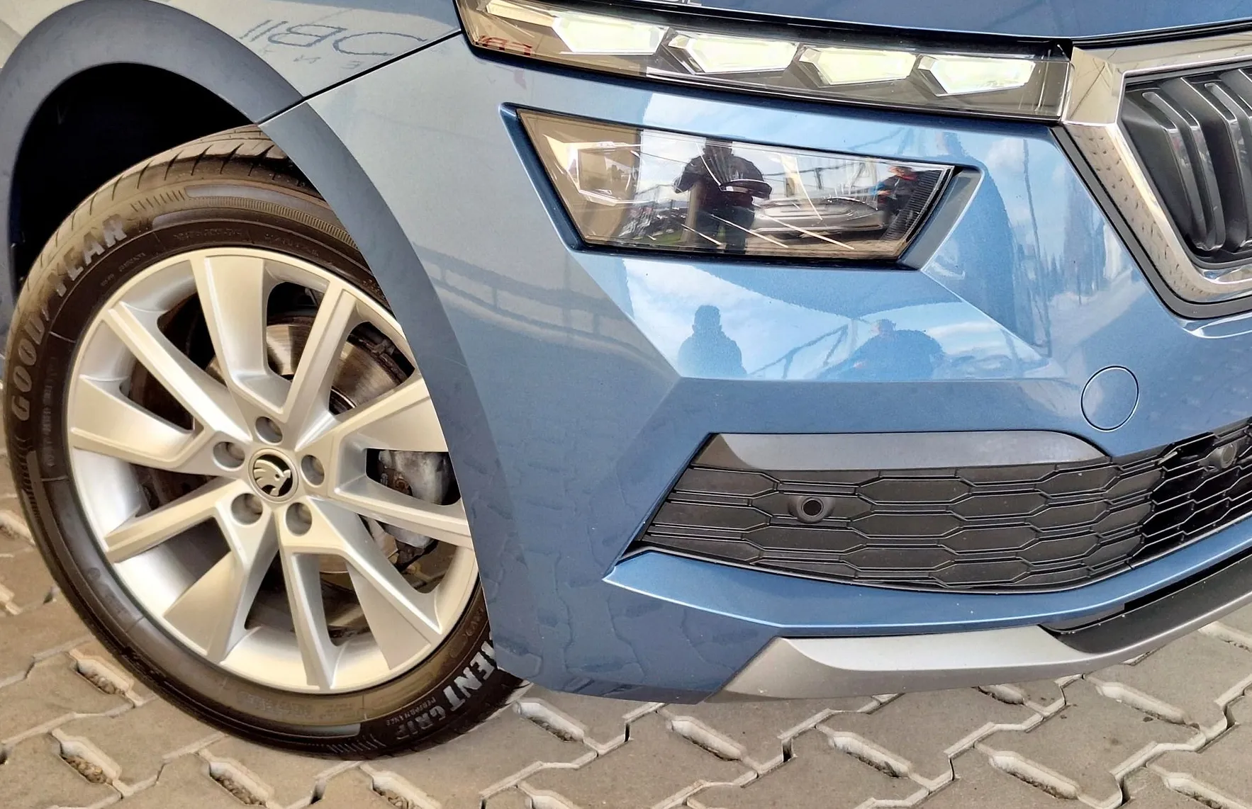 Zunanja slika - Škoda Kamiq - Style 1.5 TSI 110 kW •MATRIX•PARK.SENZORJI•ALU17• - 7