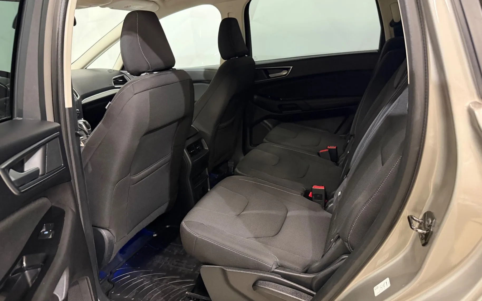 Notranja slika - Ford S-Max - 2.0 TDCi-4X4-BI-XENON-AVT-KAMERA-NAVI-PDC-F1 - 11